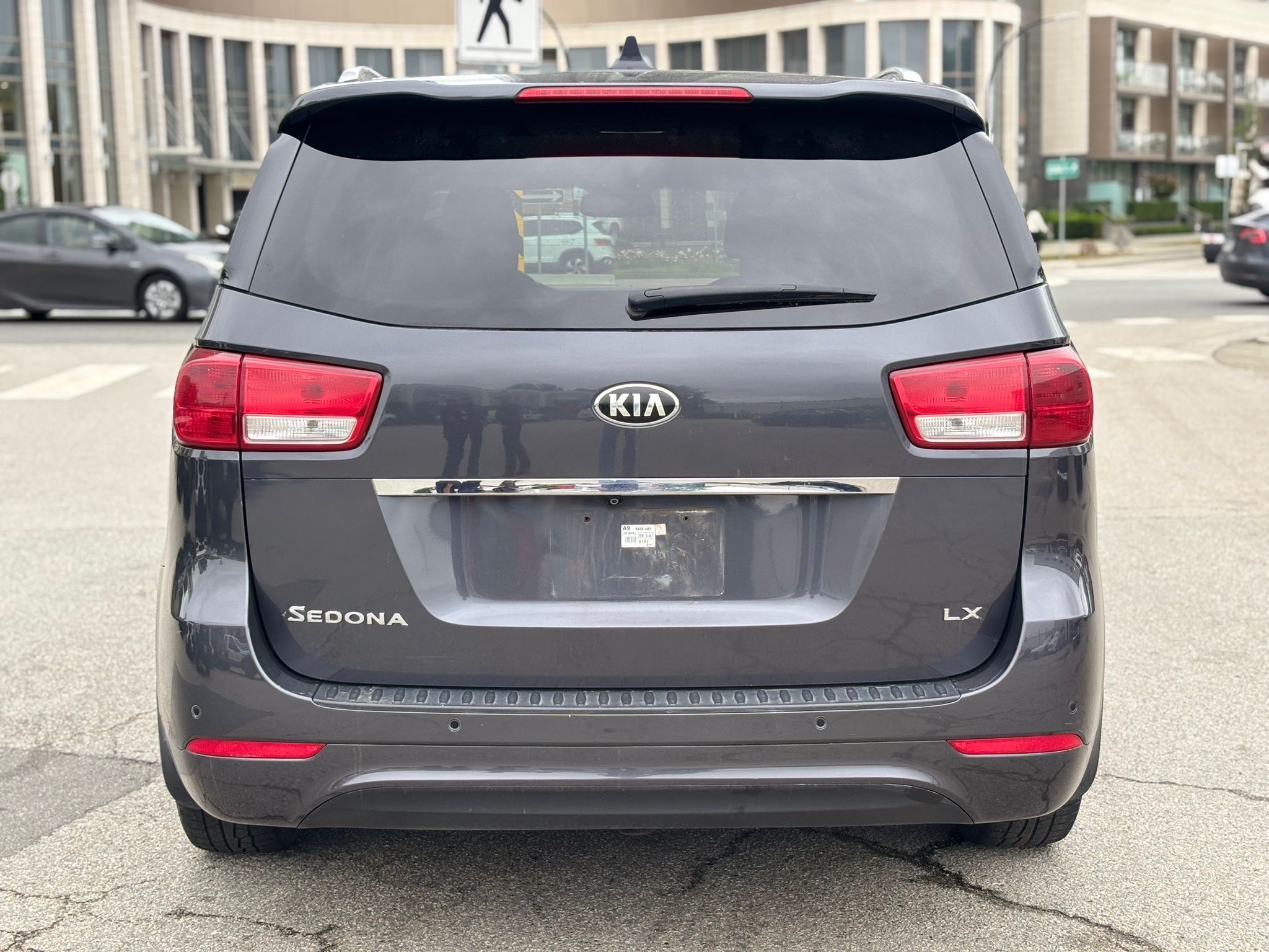 /canwestautoinc/2016-Kia-Sedona-009957431186141008.jpg