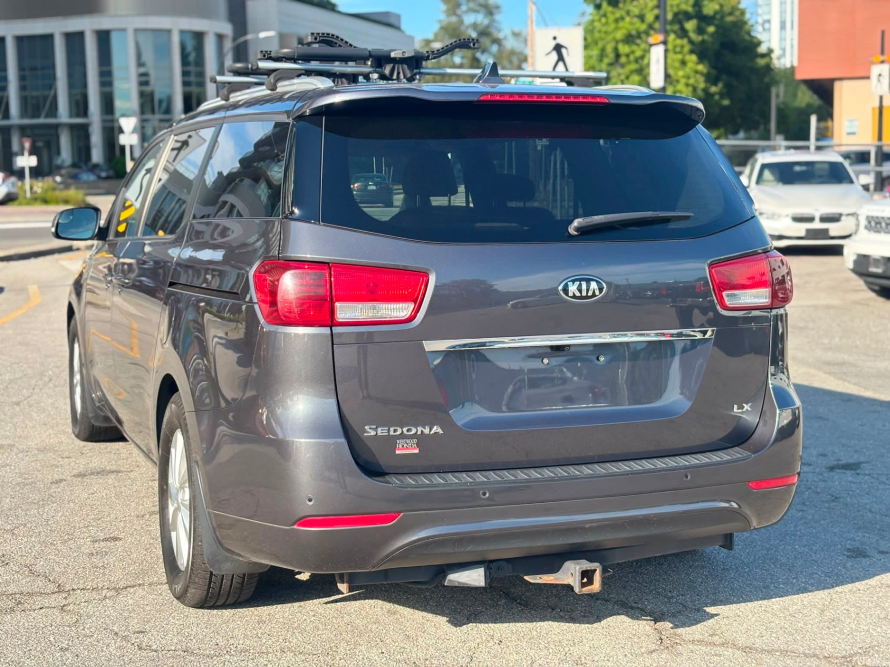 /canwestautoinc/2016-Kia-Sedona-010056062441945679.jpg