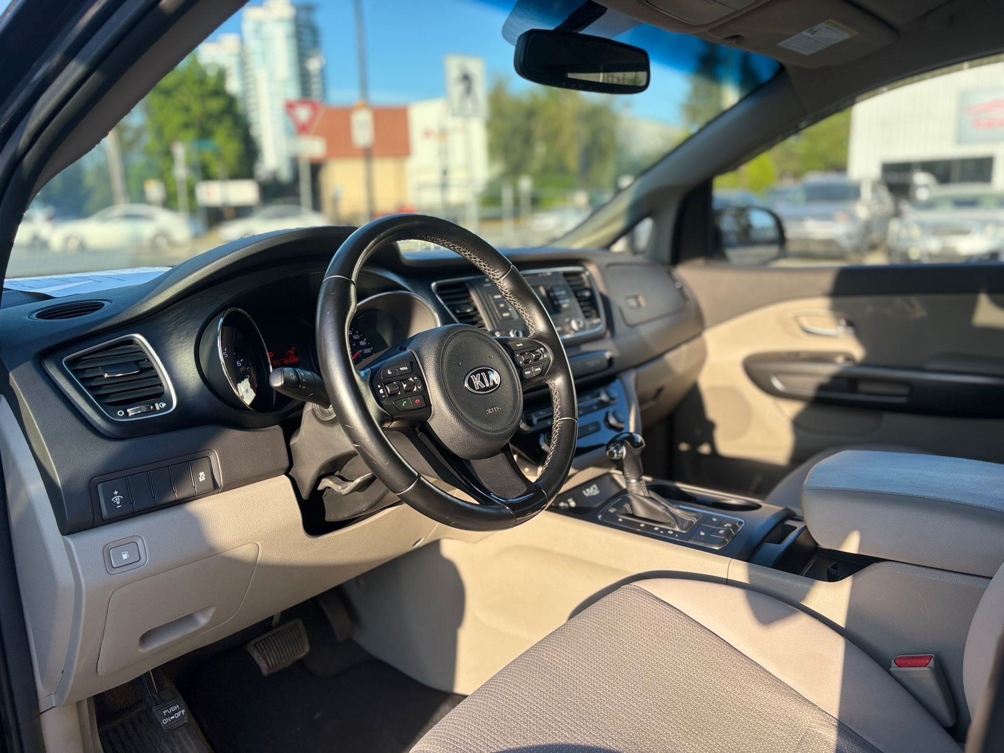 /canwestautoinc/2016-Kia-Sedona-21802515724165028.jpg