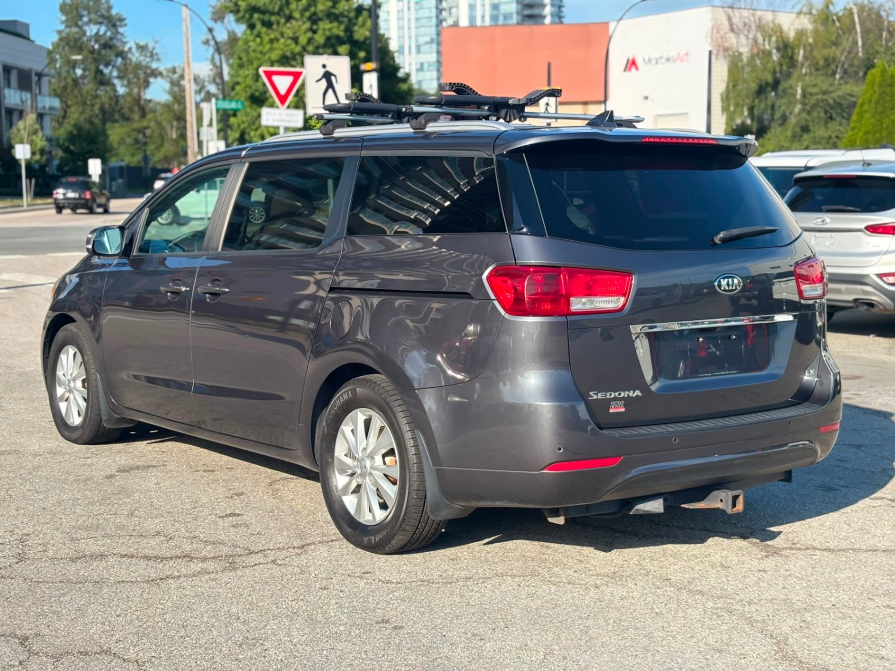 /canwestautoinc/2016-Kia-Sedona-28252239359758624.jpg