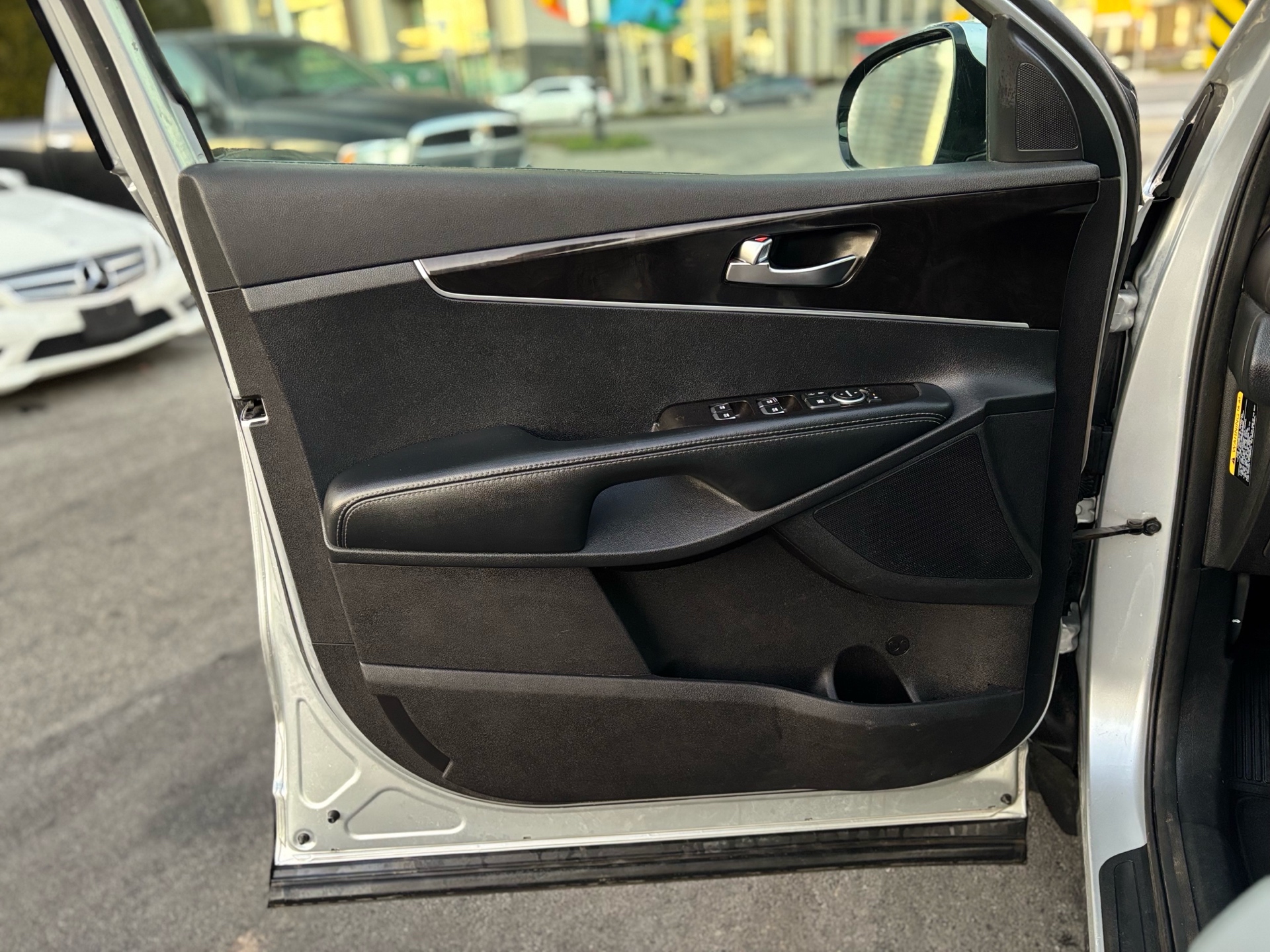 /canwestautoinc/2016-Kia-Sorento-23640308449159608.jpg