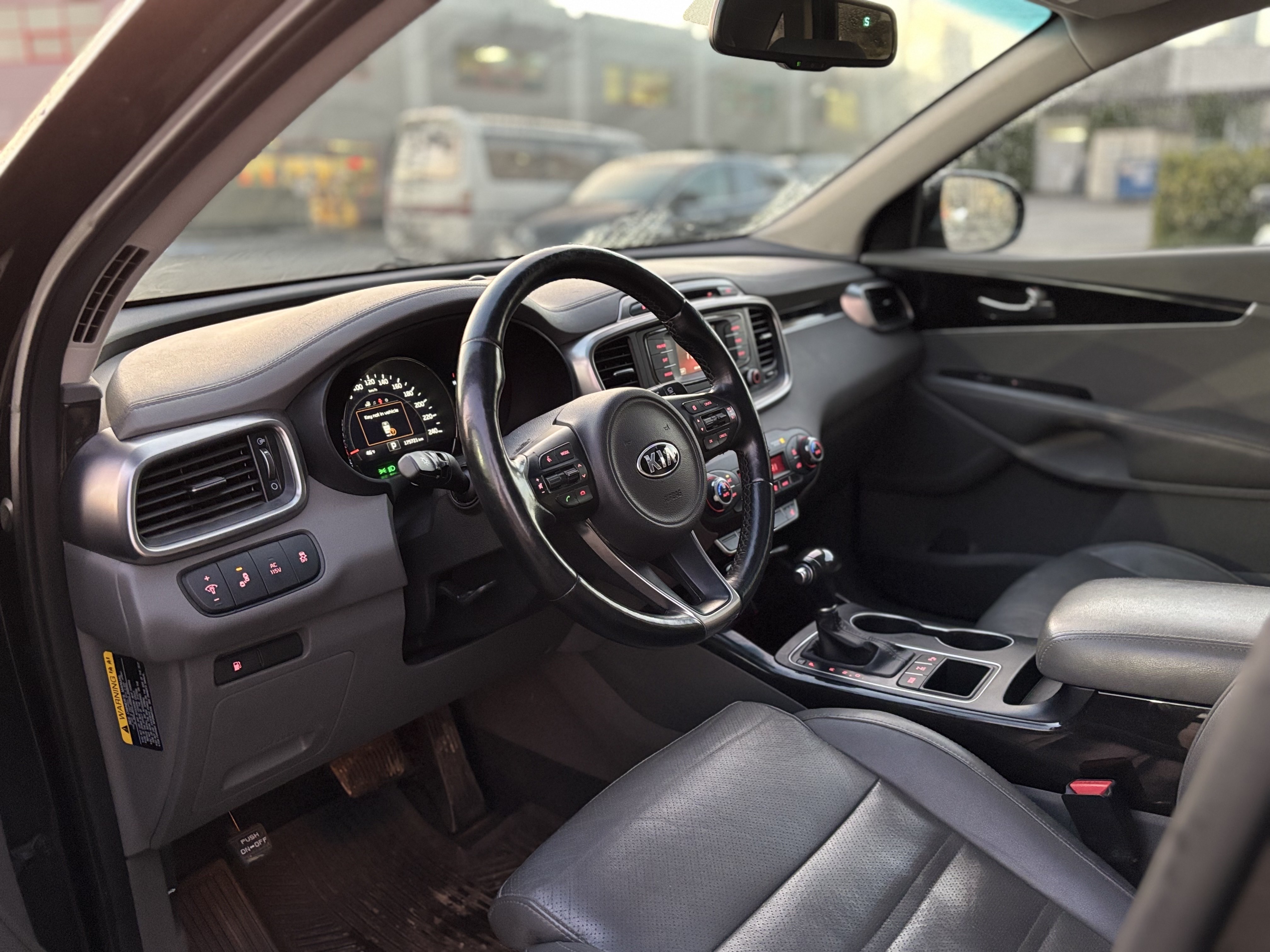 /canwestautoinc/2016-Kia-Sorento-46646677215838817.jpg