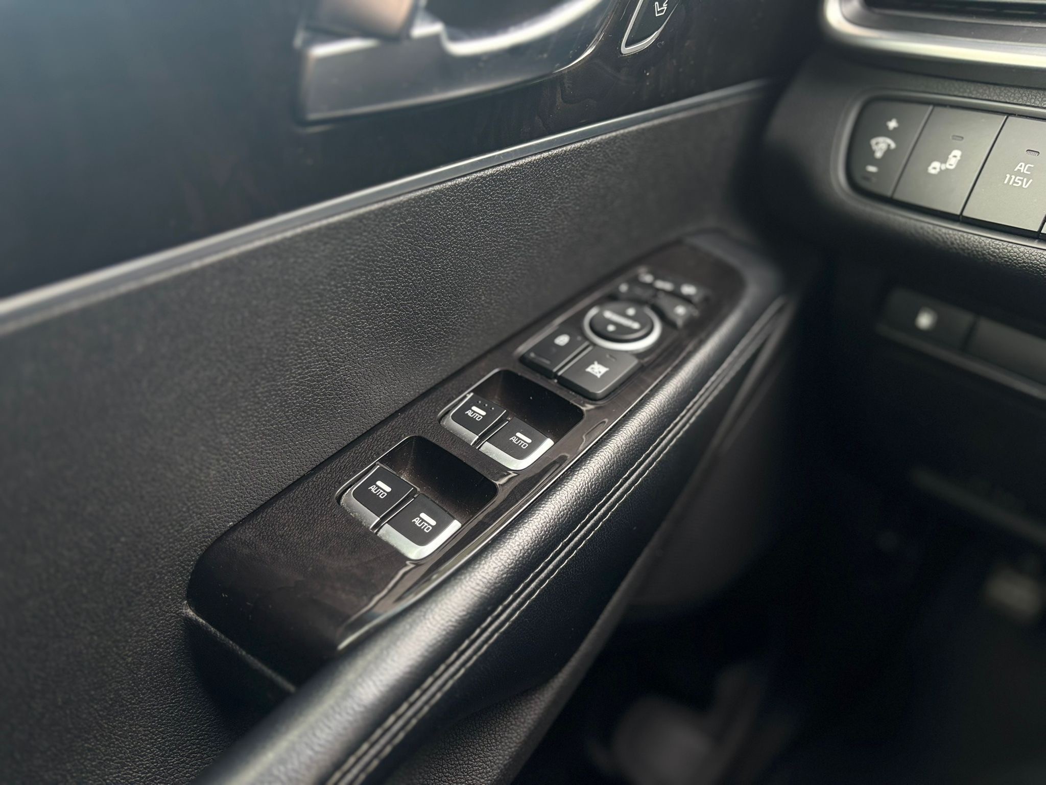 /canwestautoinc/2016-Kia-Sorento-8355442001812177.jpg