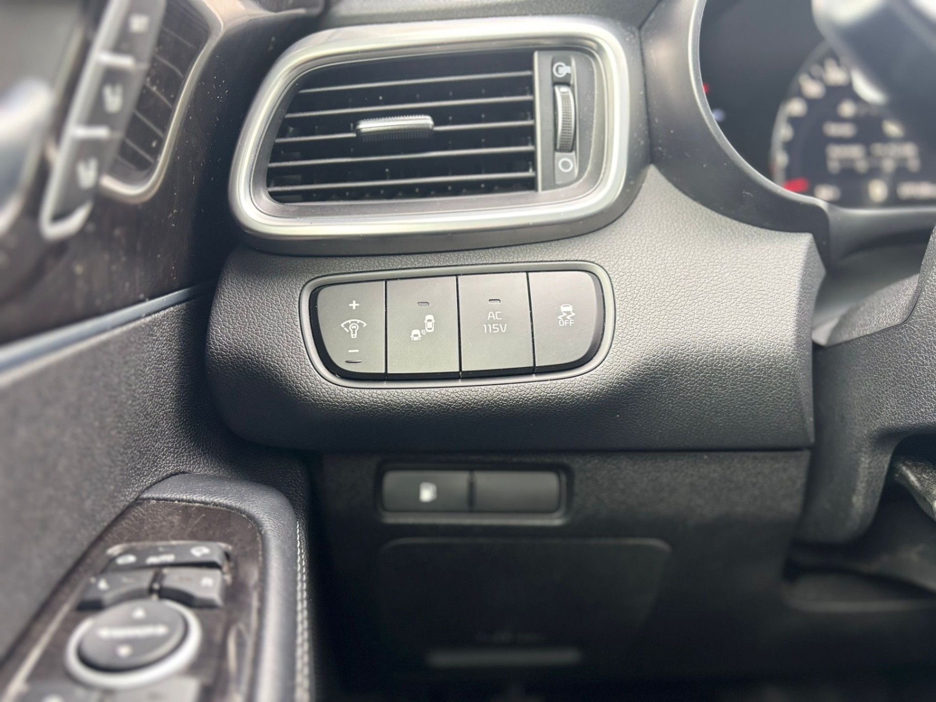 /canwestautoinc/2016-Kia-Sorento-8374382934192015.jpg