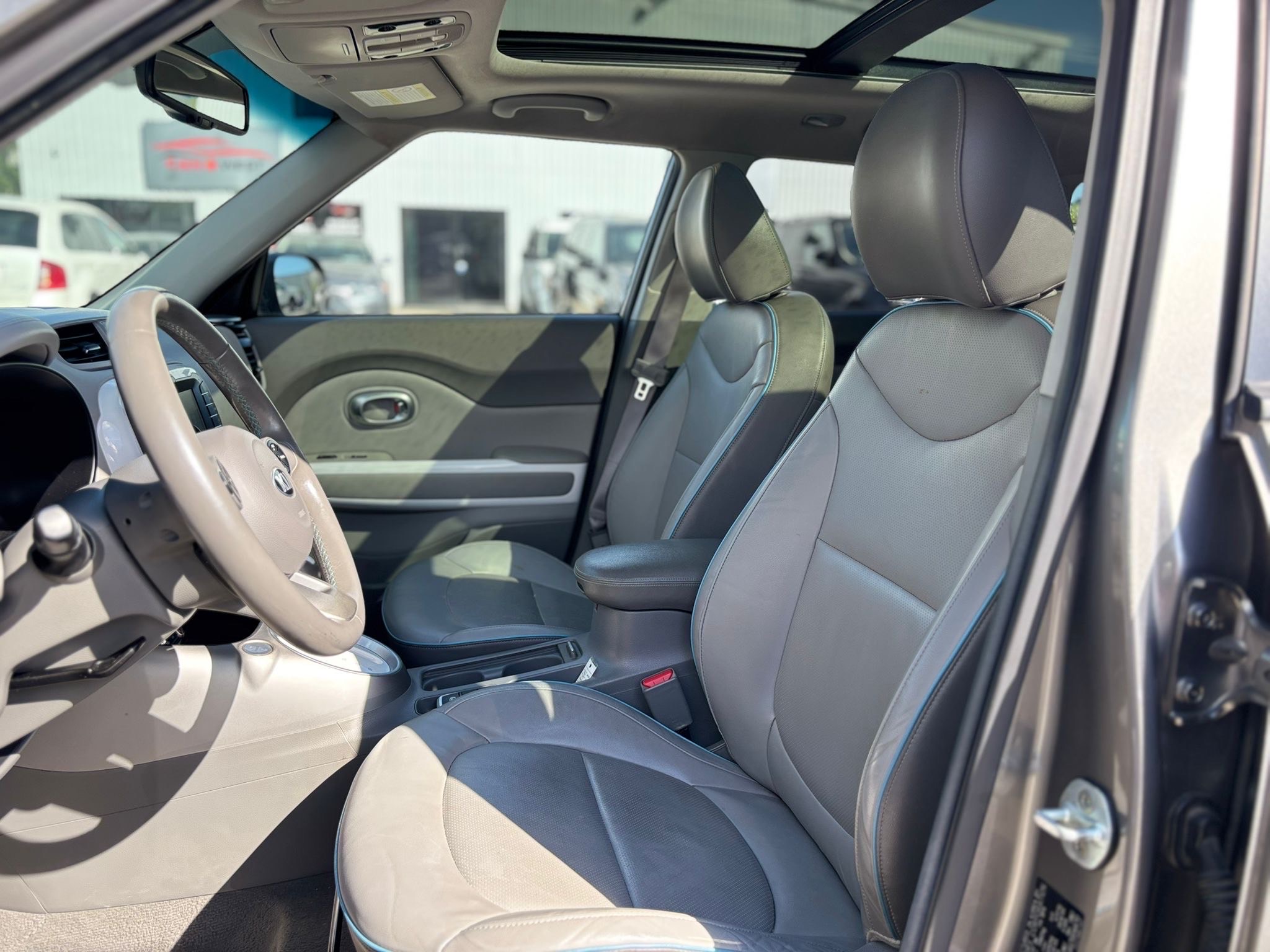 /canwestautoinc/2016-Kia-SoulEV-0008677883427929967.jpg