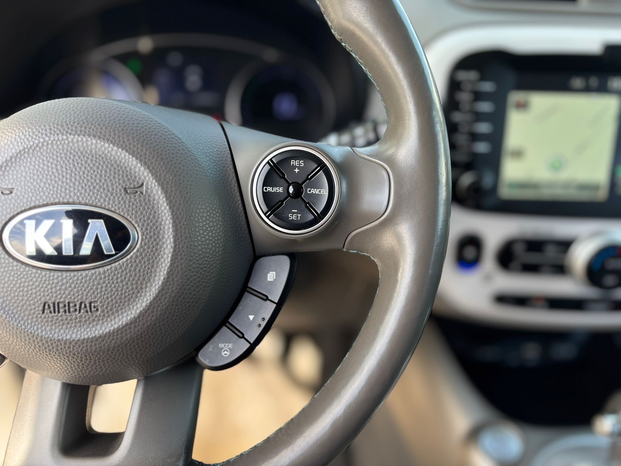 /canwestautoinc/2016-Kia-SoulEV-3800638217896355.jpg