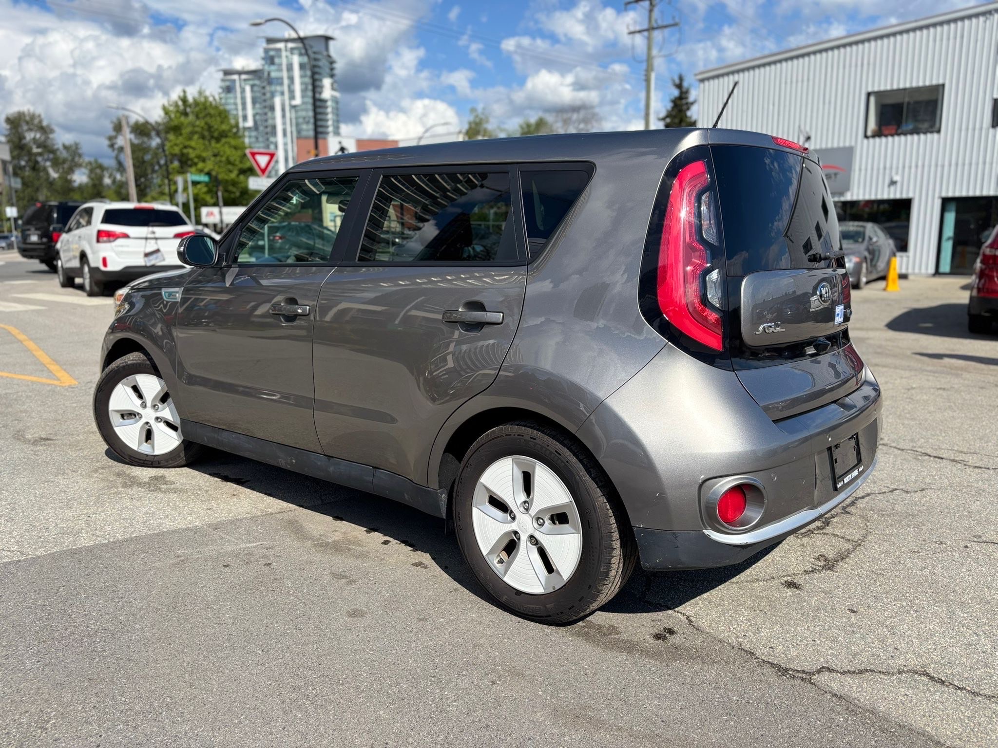 /canwestautoinc/2016-Kia-SoulEV-5015422670531478.jpg