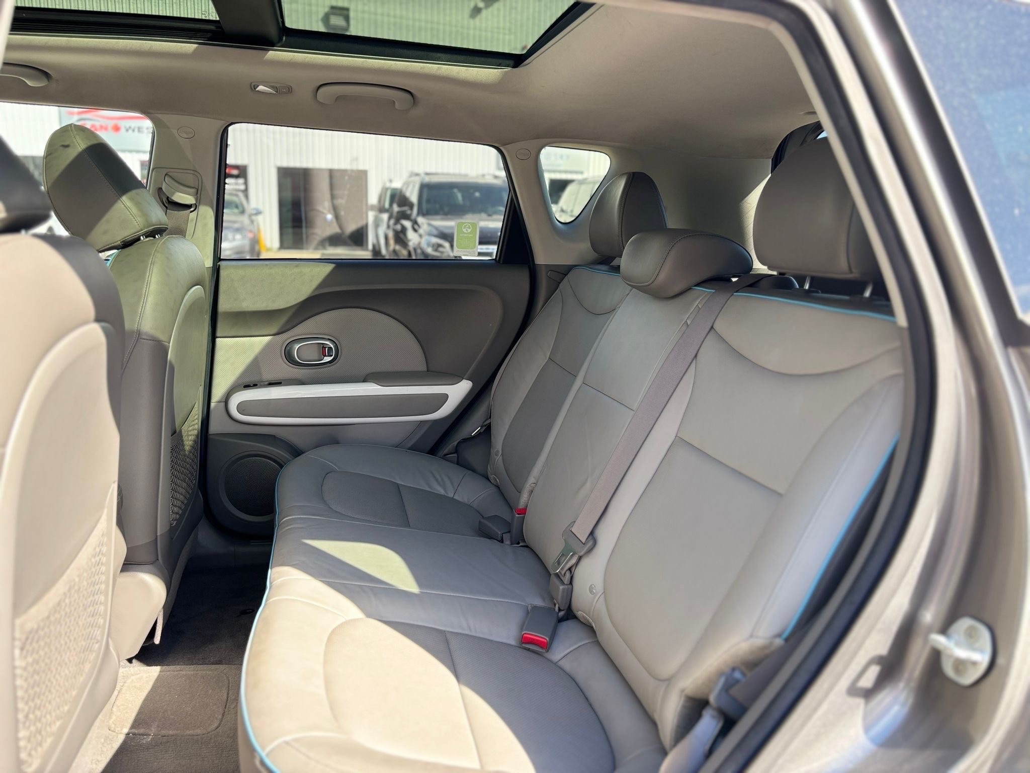 /canwestautoinc/2016-Kia-SoulEV-6173991441107105.jpg