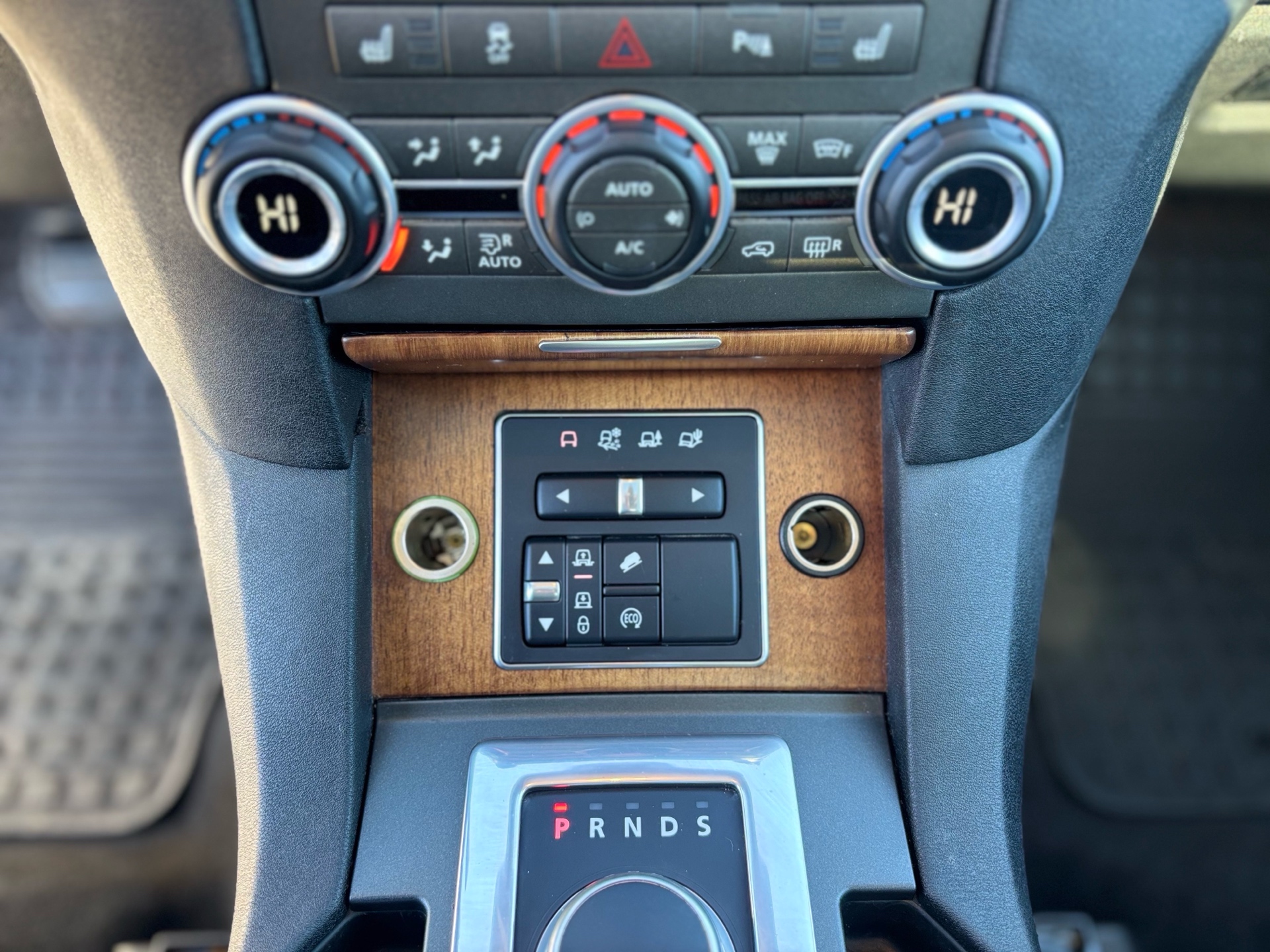 /canwestautoinc/2016-LandRover-LR4-3379683901286401.jpg