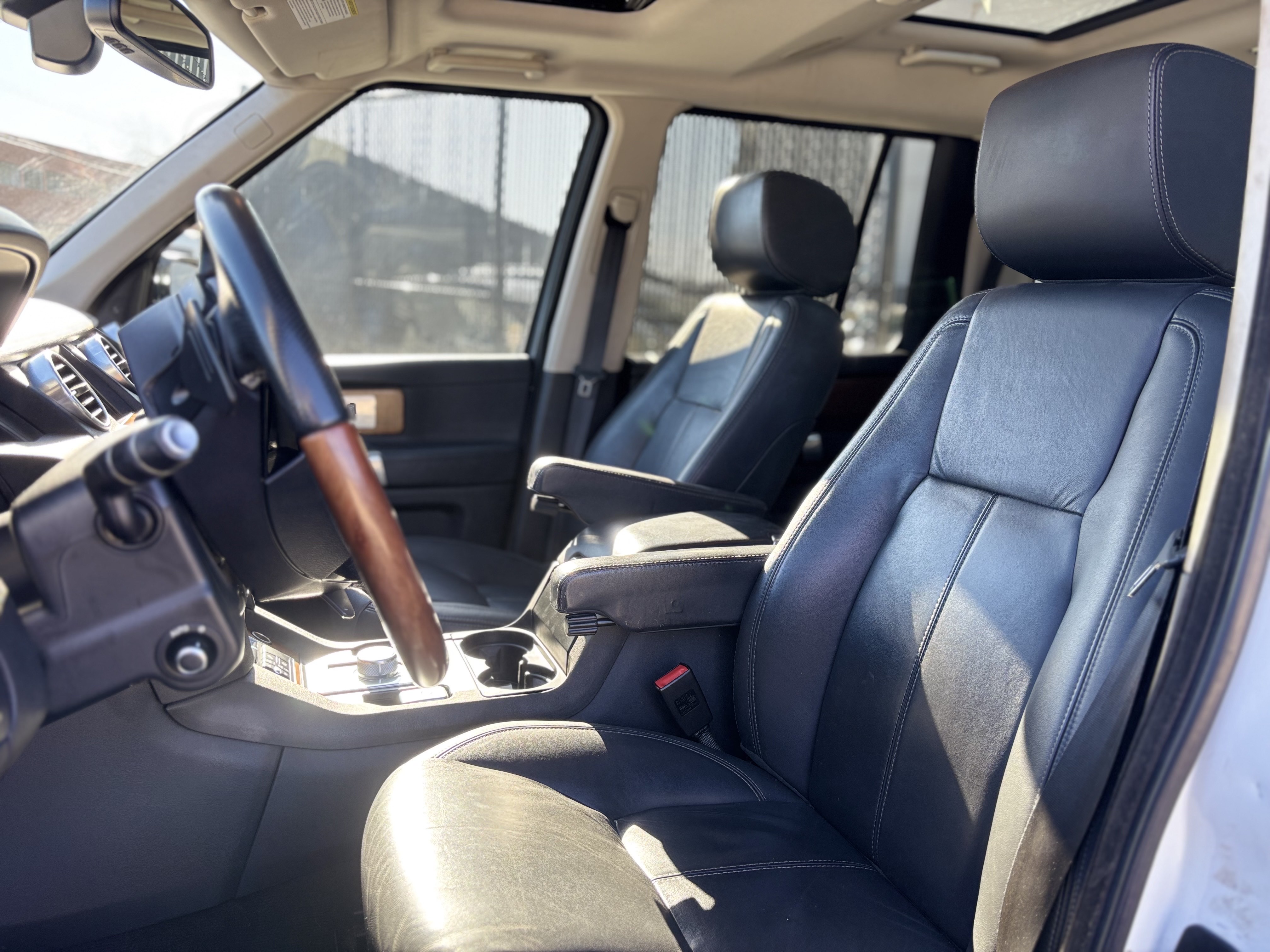/canwestautoinc/2016-LandRover-LR4-3617074860520164.jpg