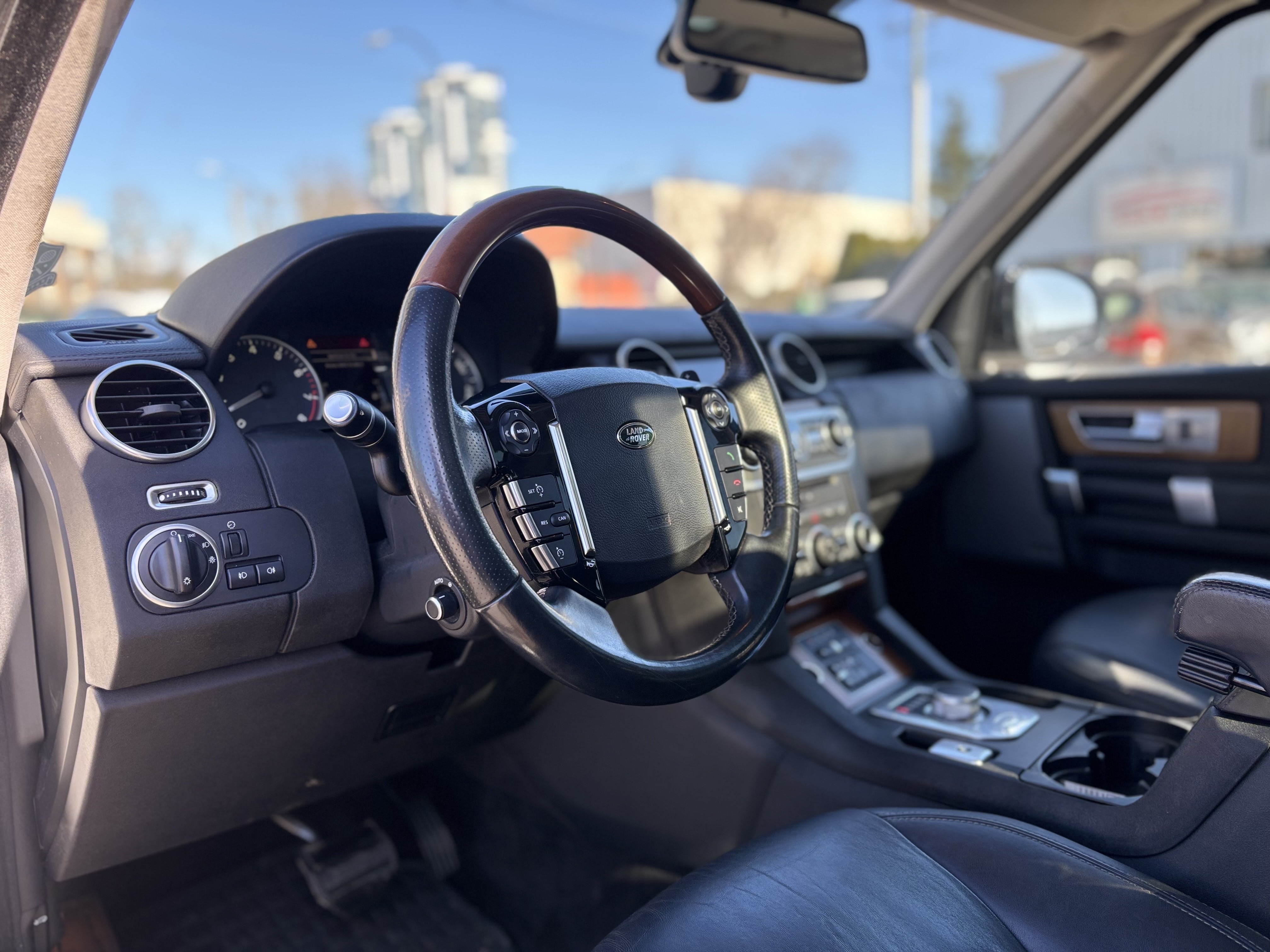 /canwestautoinc/2016-LandRover-LR4-4341325624281498.jpg