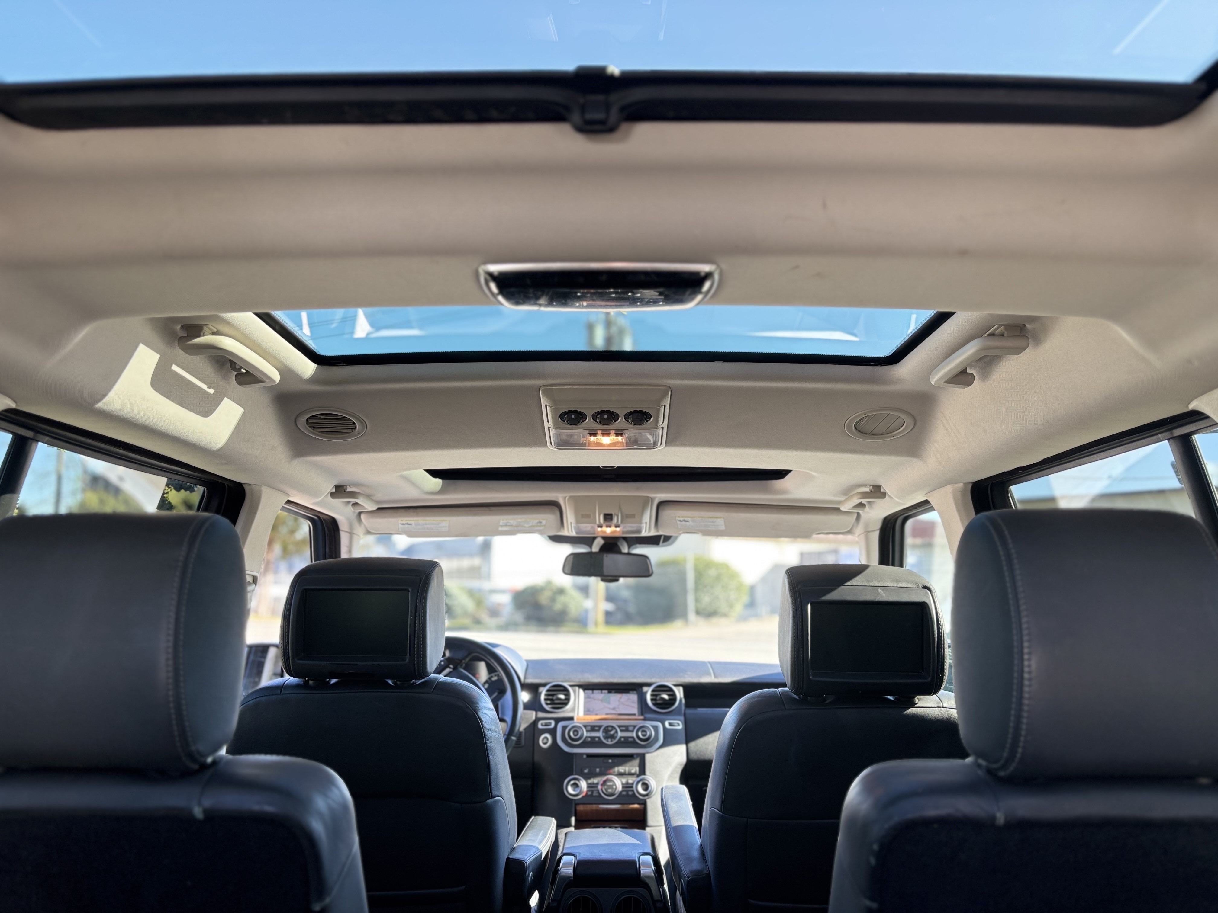 /canwestautoinc/2016-LandRover-LR4-48918061189249085.jpg