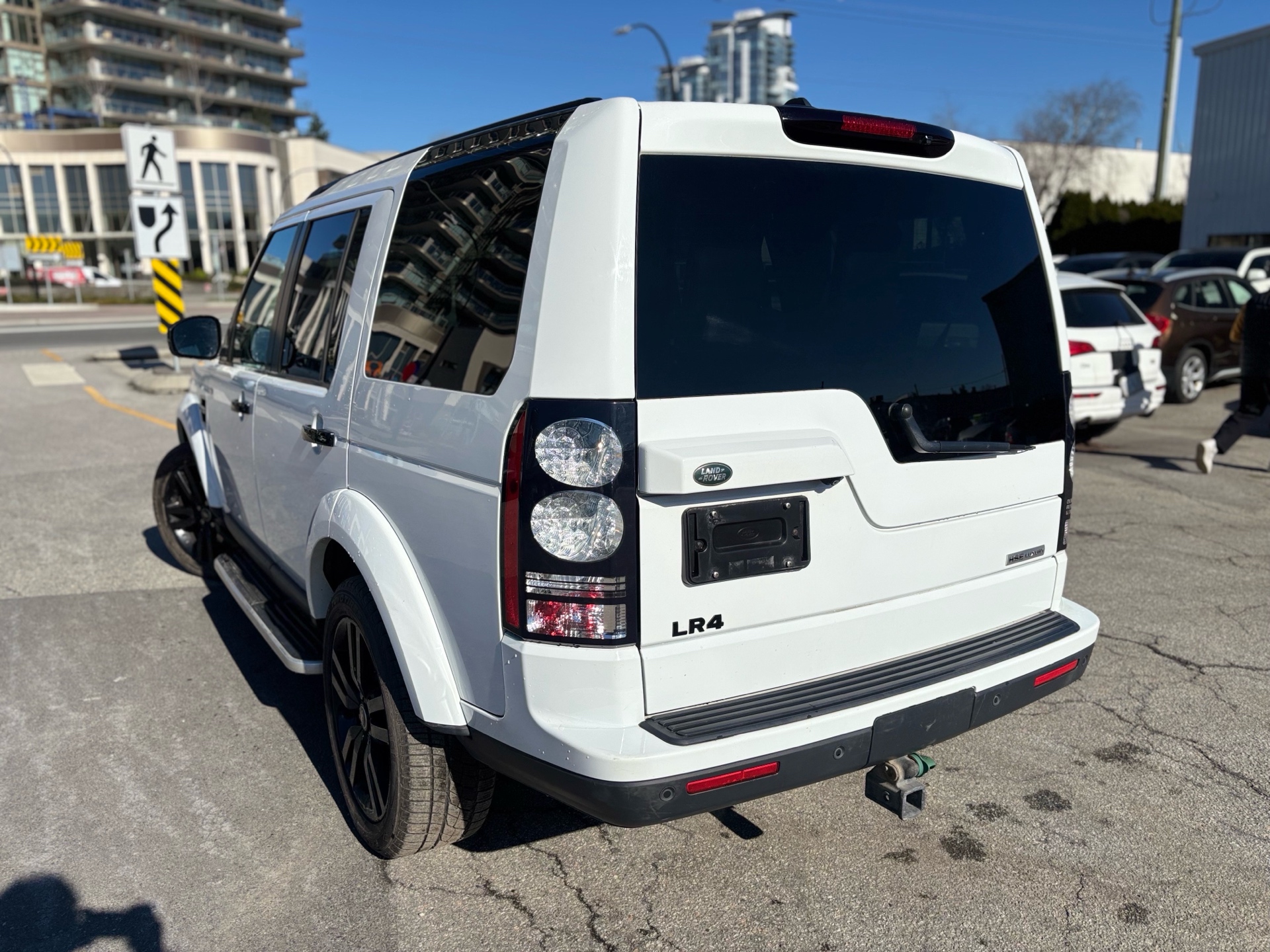 /canwestautoinc/2016-LandRover-LR4-6847010844931829.jpg