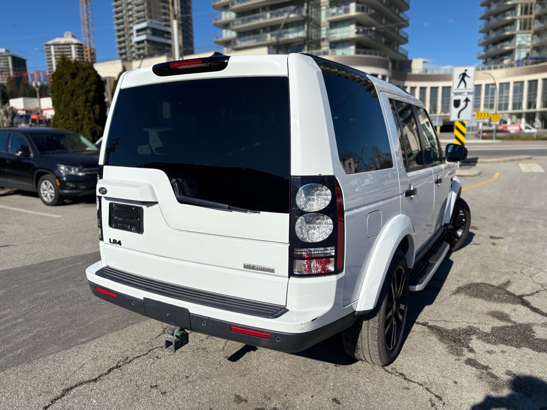 /canwestautoinc/2016-LandRover-LR4-6981668591626629.jpg