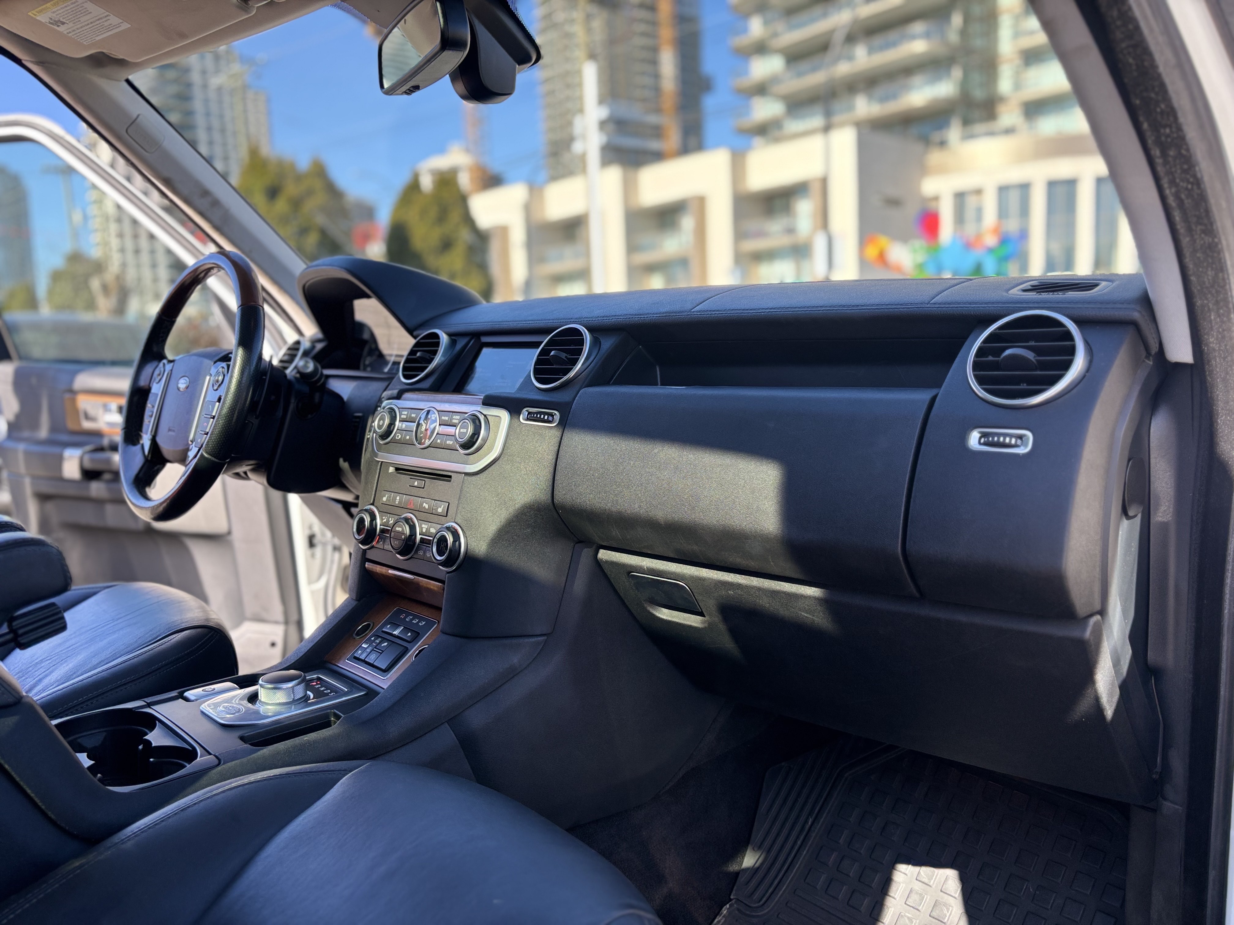 /canwestautoinc/2016-LandRover-LR4-7473030625637815.jpg