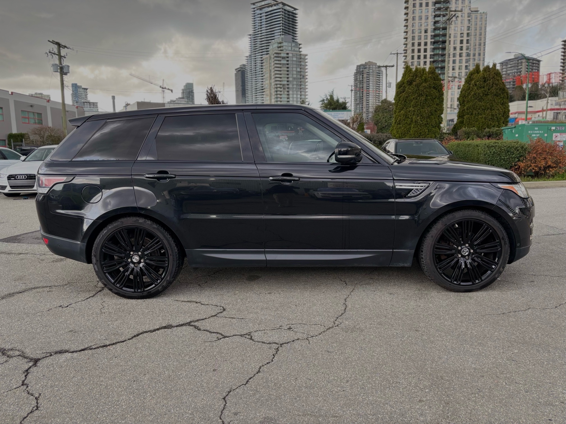 /canwestautoinc/2016-LandRover-RangeRover-5172554142629058.jpg