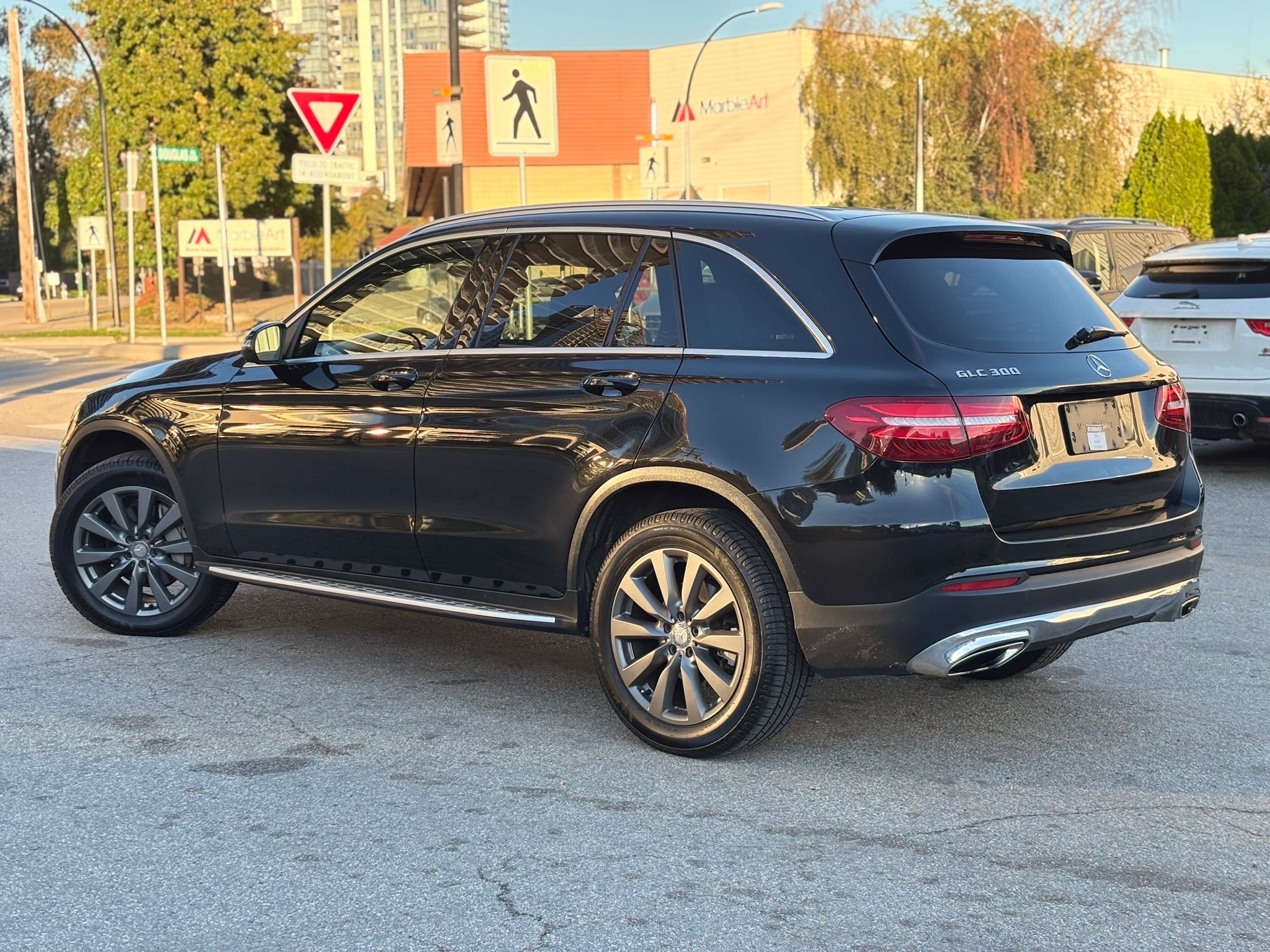 /canwestautoinc/2016-Mercedes-Benz-GLC-class-9652451867626681.jpg