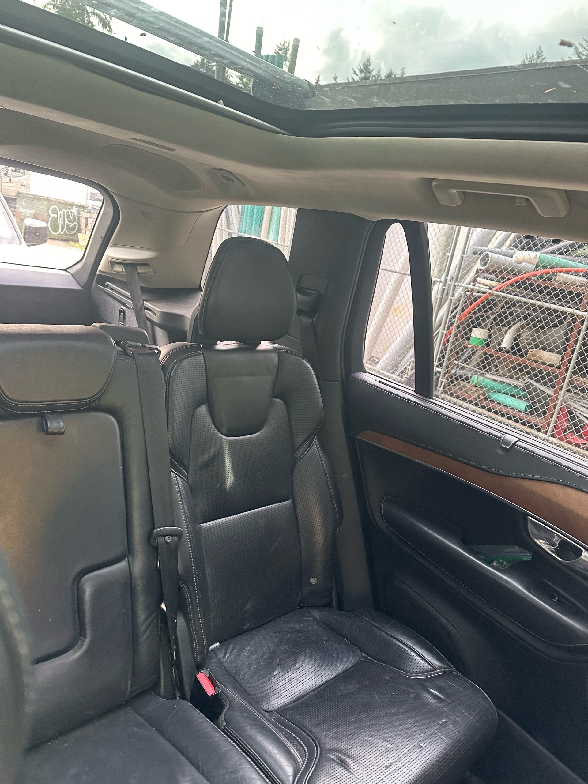 /canwestautoinc/2016-Volvo-XC90-15908240133174933.jpg