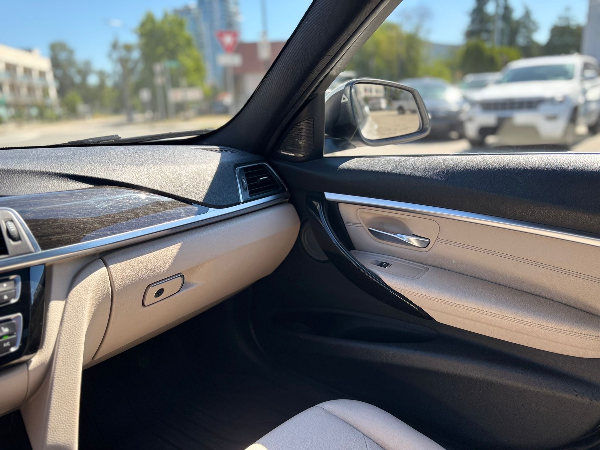 /canwestautoinc/2017-BMW-3Series-0681130104576535.jpg