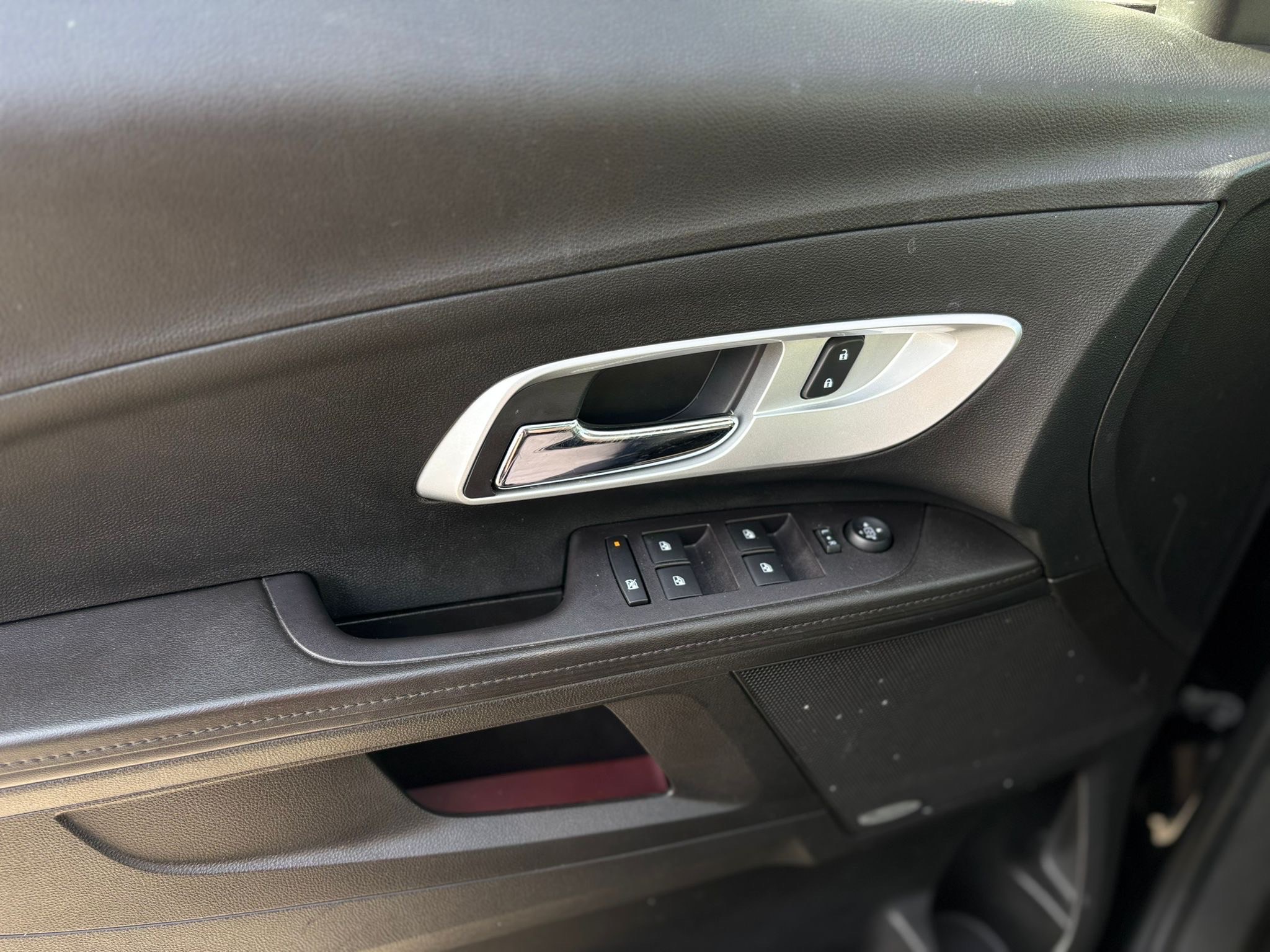/canwestautoinc/2017-Chevrolet-Equinox-348354068101141.jpg