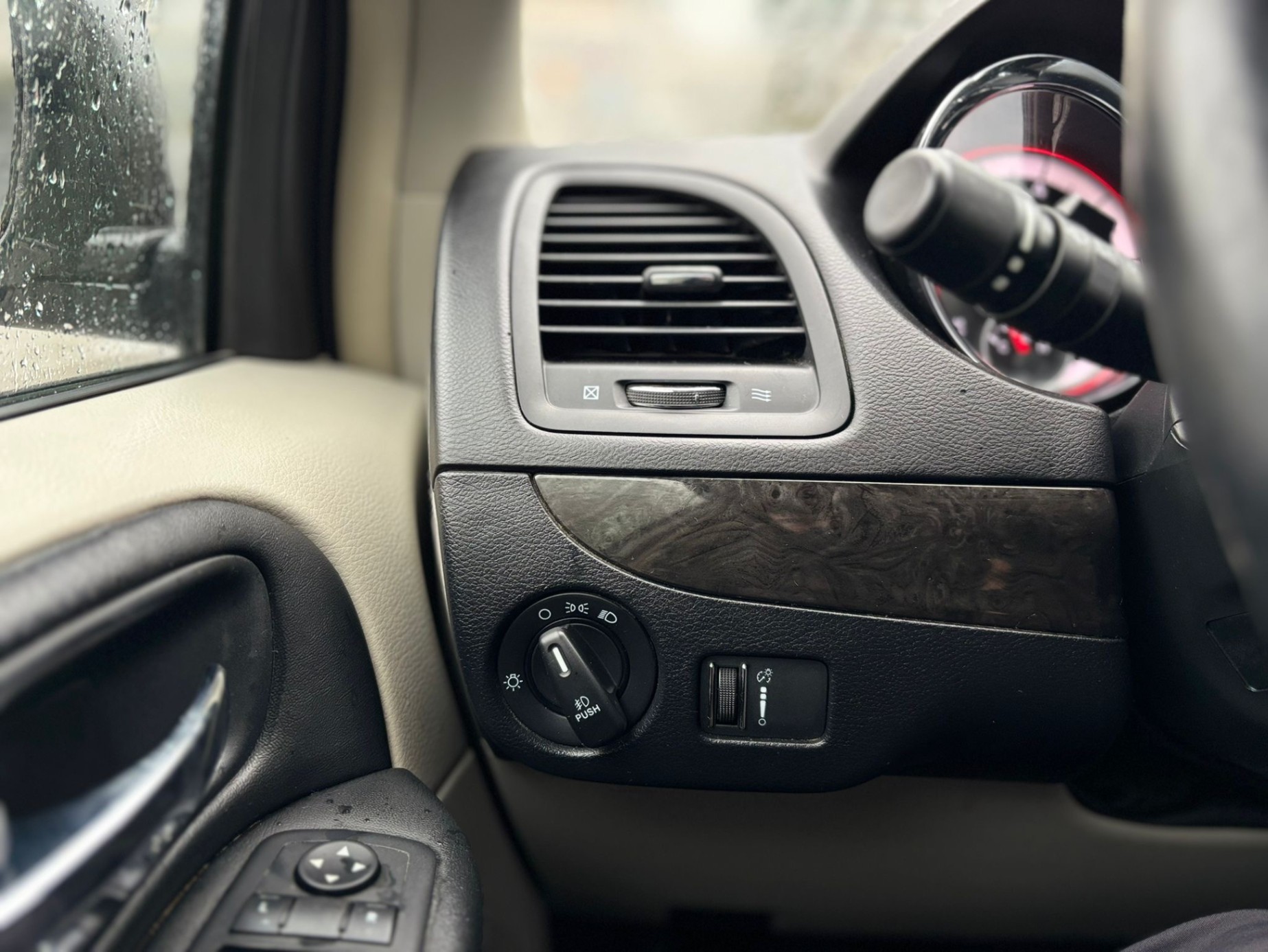 /canwestautoinc/2017-Dodge-GrandCaravan-28553850649366974.jpg