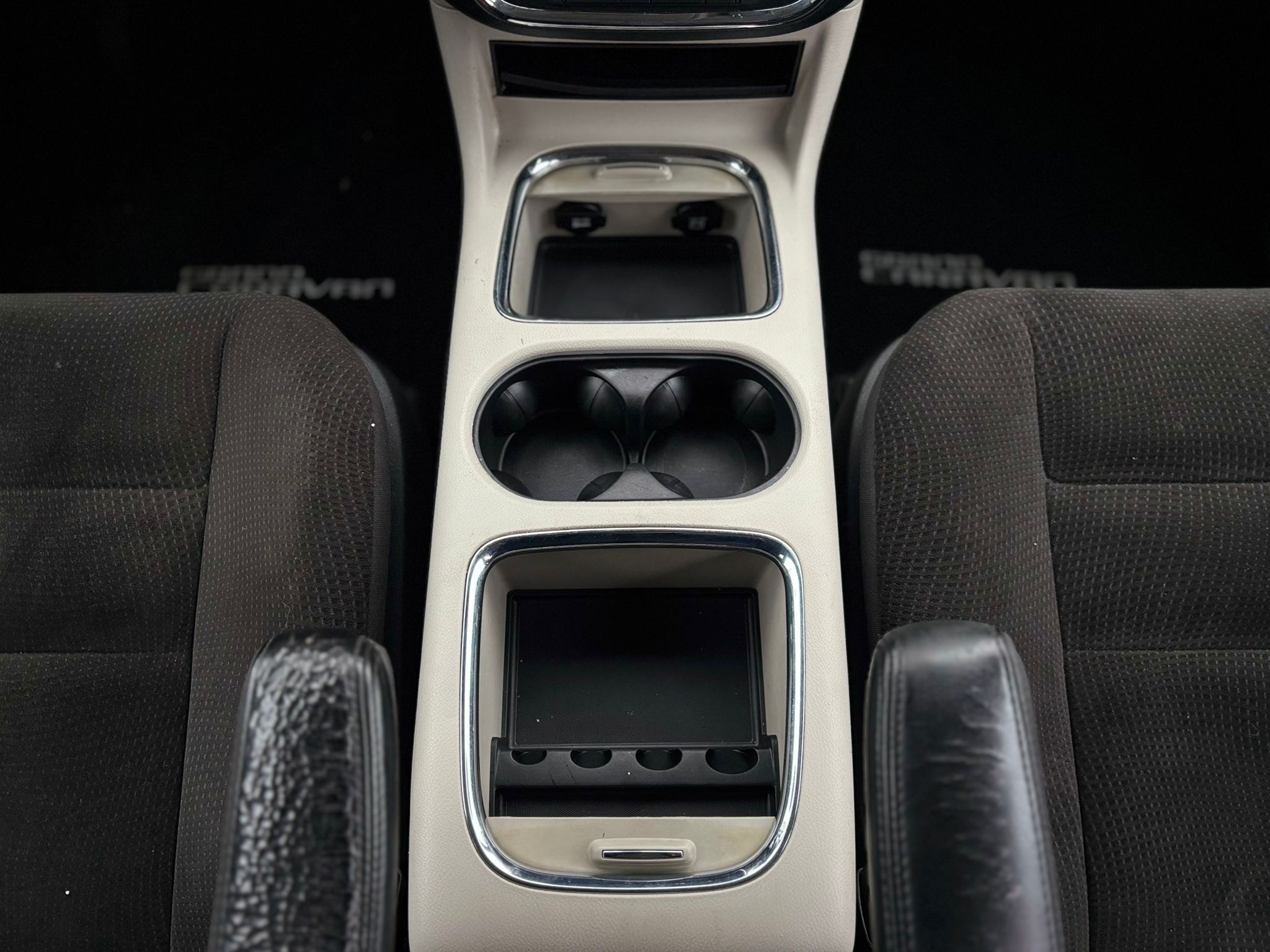 /canwestautoinc/2017-Dodge-GrandCaravan-32111492975800937.jpg