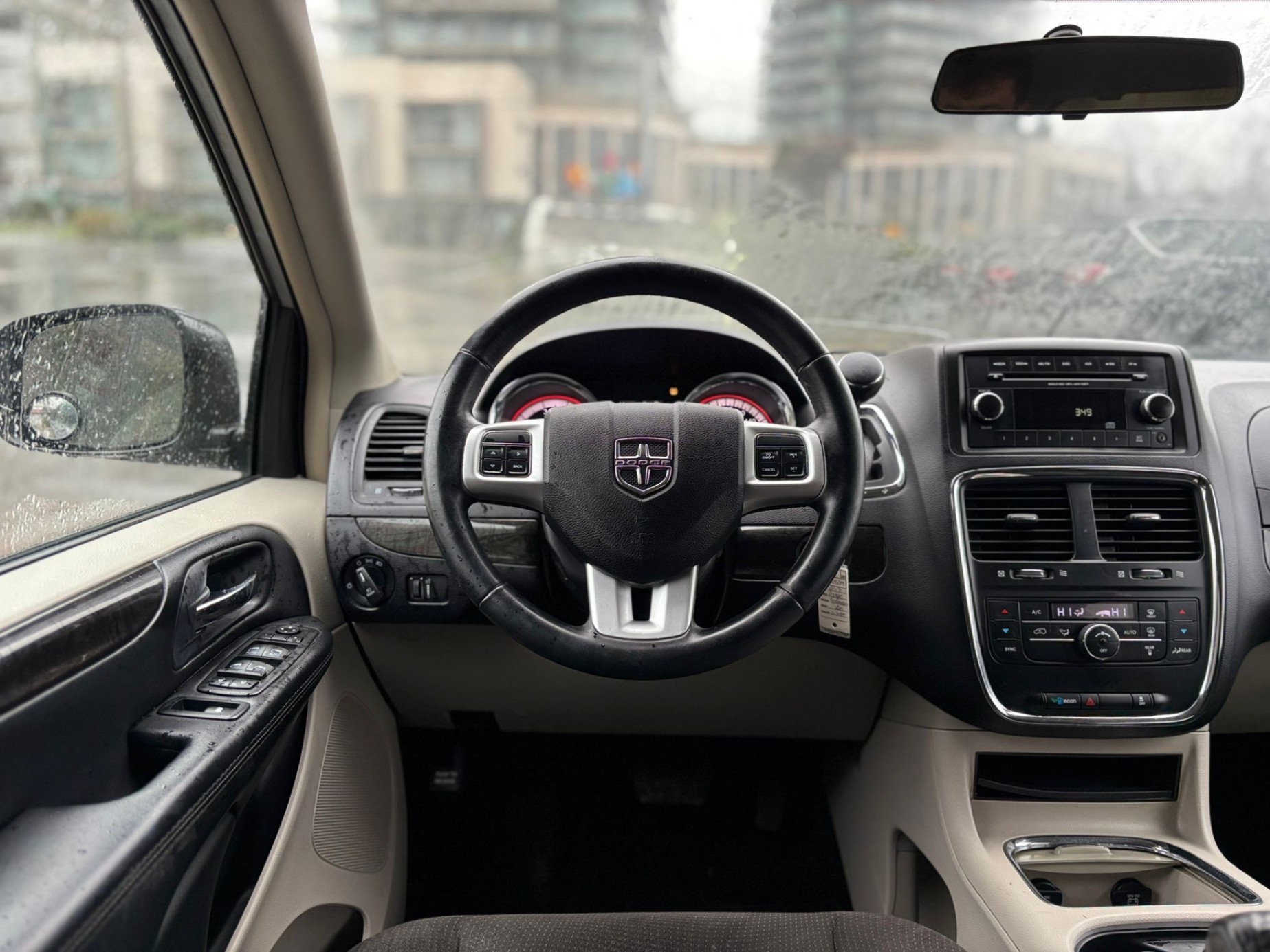 /canwestautoinc/2017-Dodge-GrandCaravan-672377647243011.jpg