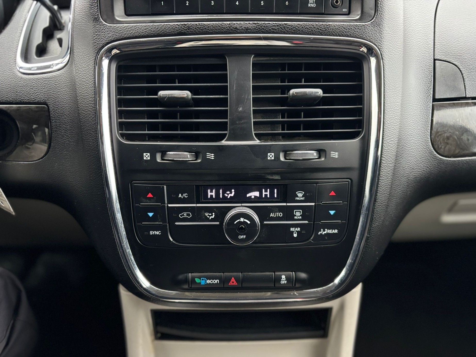 /canwestautoinc/2017-Dodge-GrandCaravan-9364634257931679.jpg