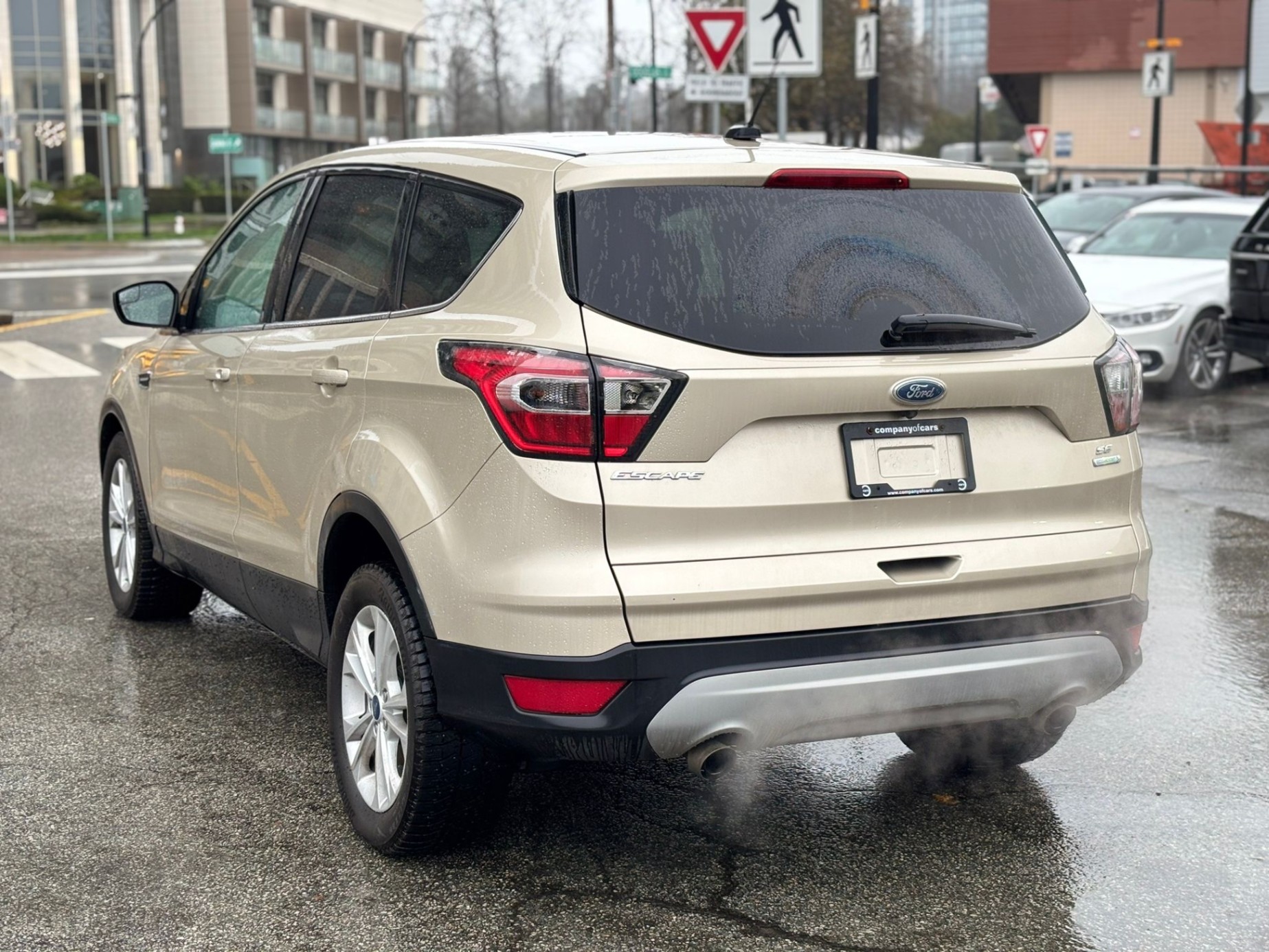 /canwestautoinc/2017-Ford-Escape-38265142376797723.jpg