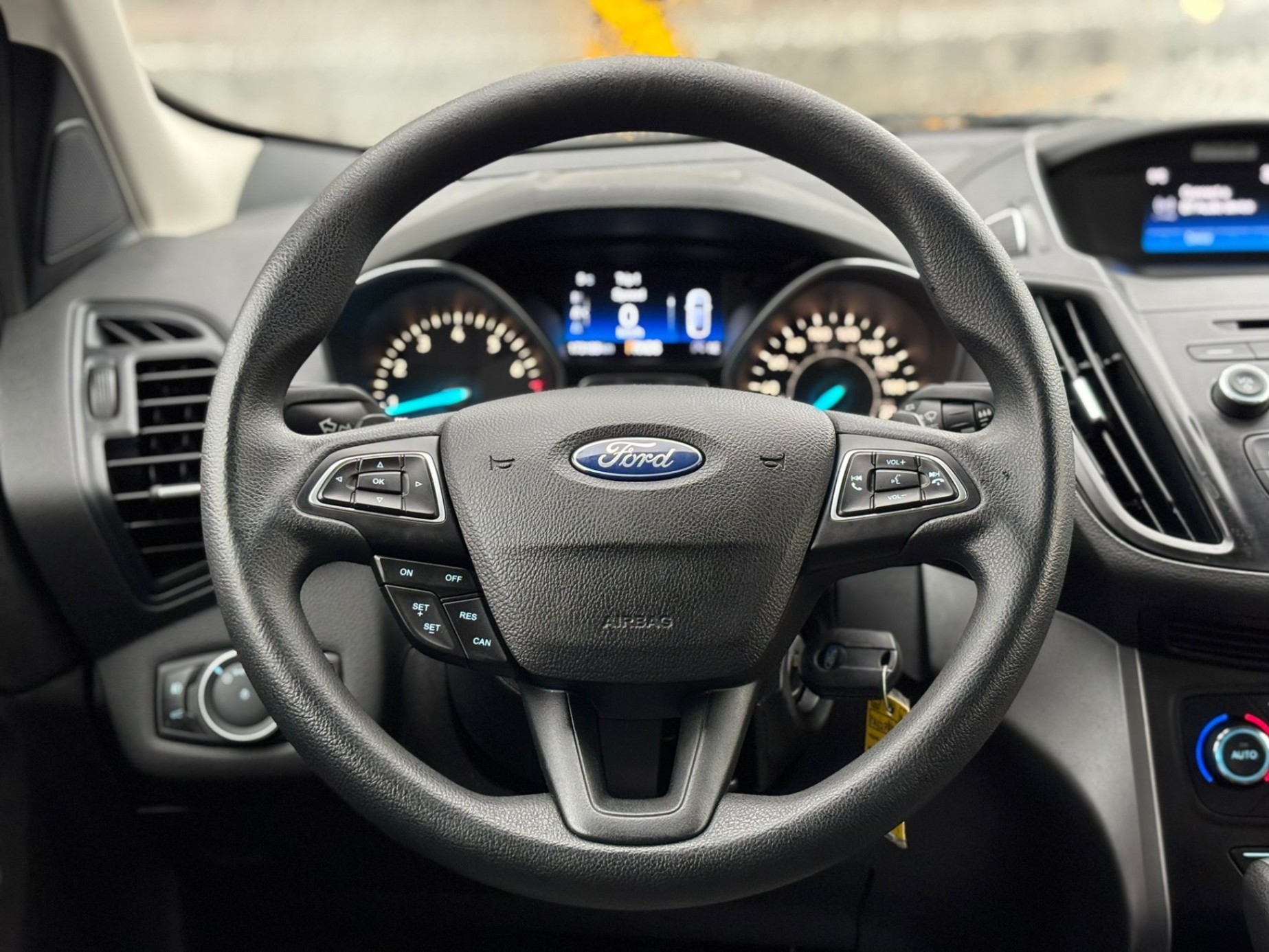 /canwestautoinc/2017-Ford-Escape-45653987660337836.jpg