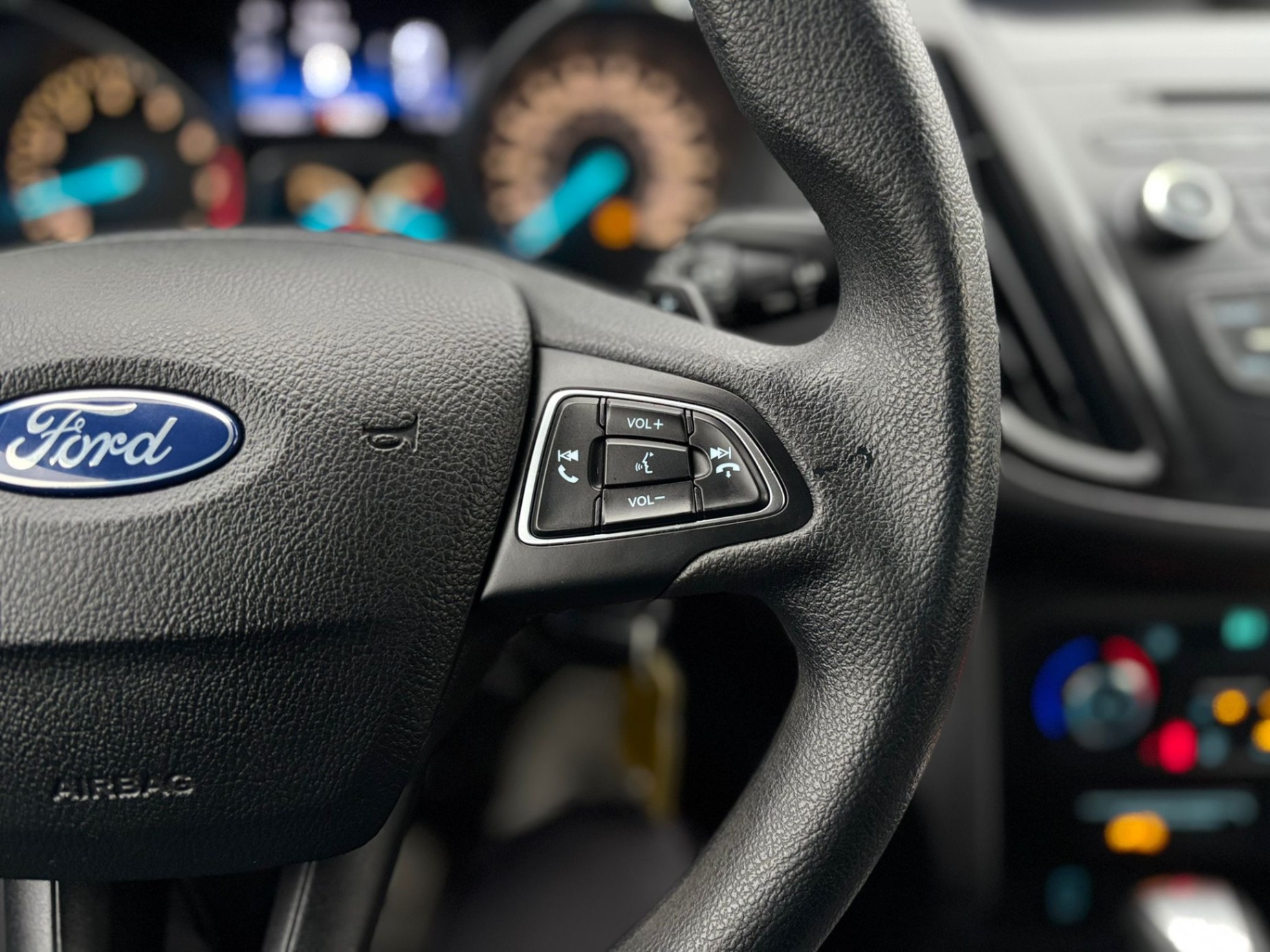/canwestautoinc/2017-Ford-Escape-4756052362845422.jpg
