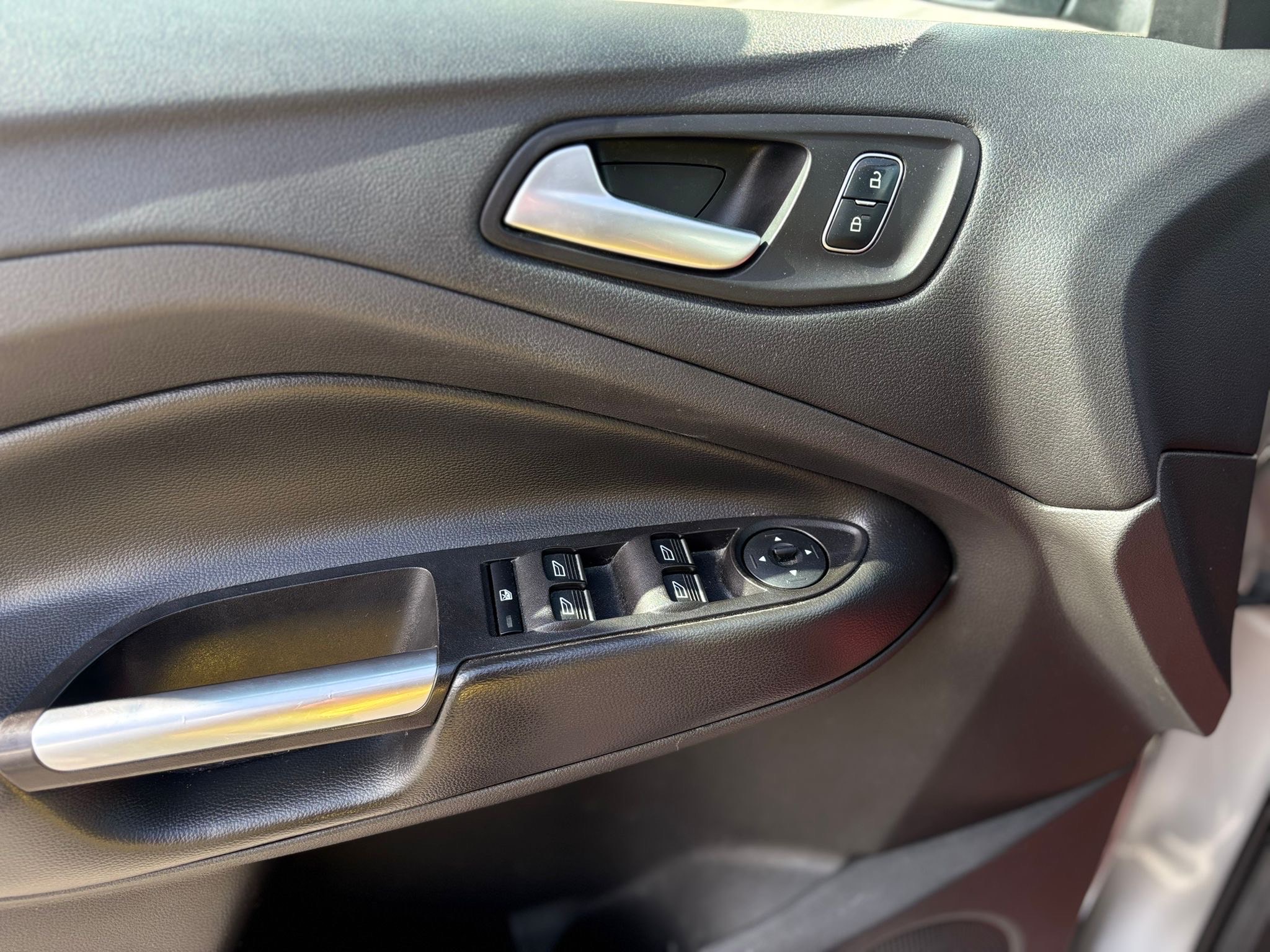 /canwestautoinc/2017-Ford-Escape-5847100672557275.jpg