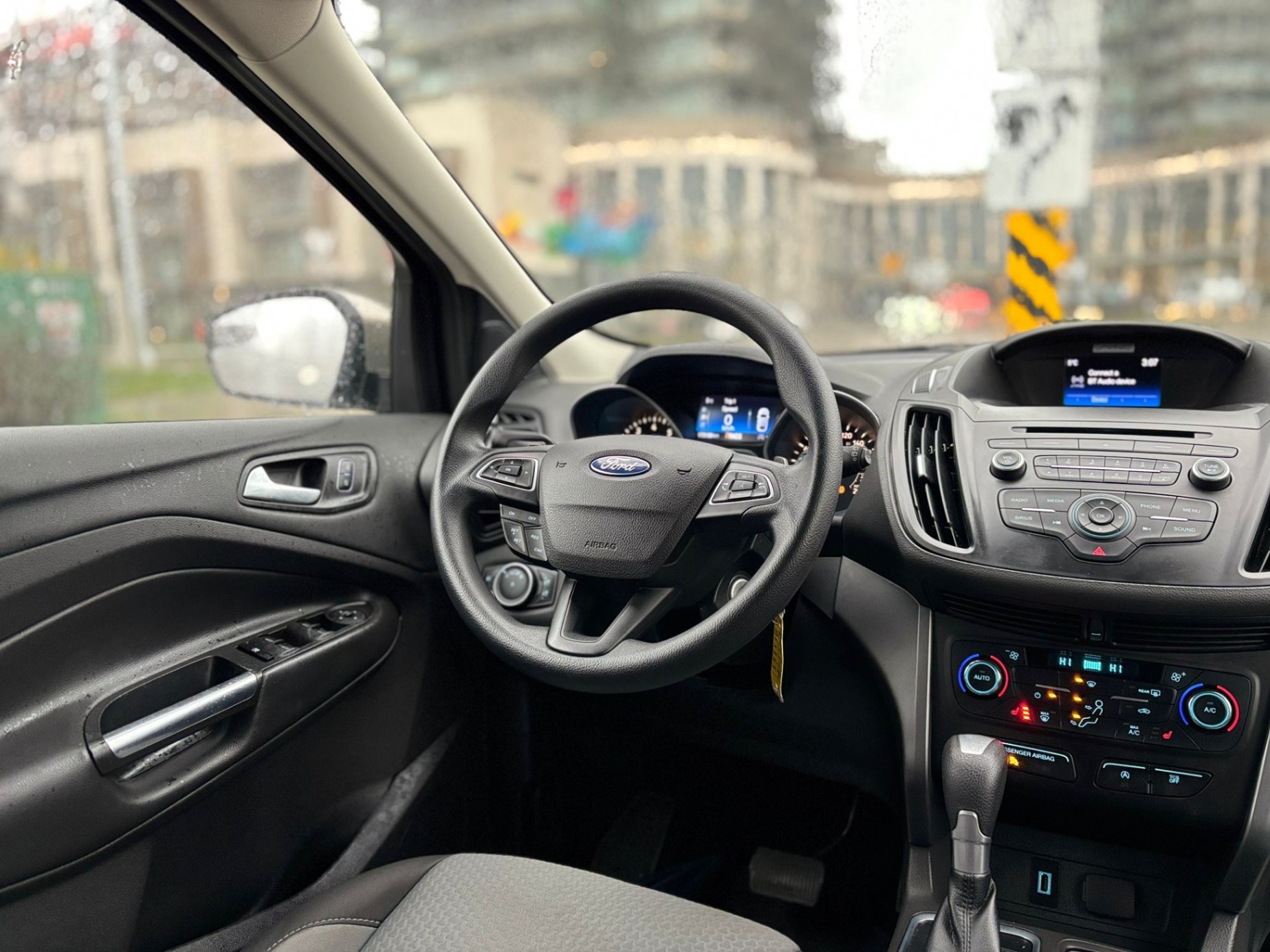 /canwestautoinc/2017-Ford-Escape-6629131324319124.jpg