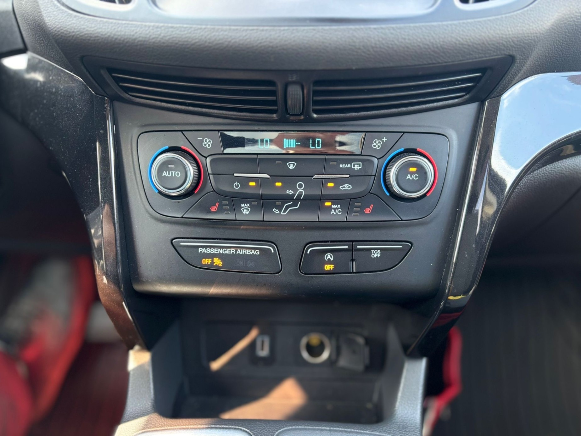 /canwestautoinc/2017-Ford-Escape-8464647223167747.jpg