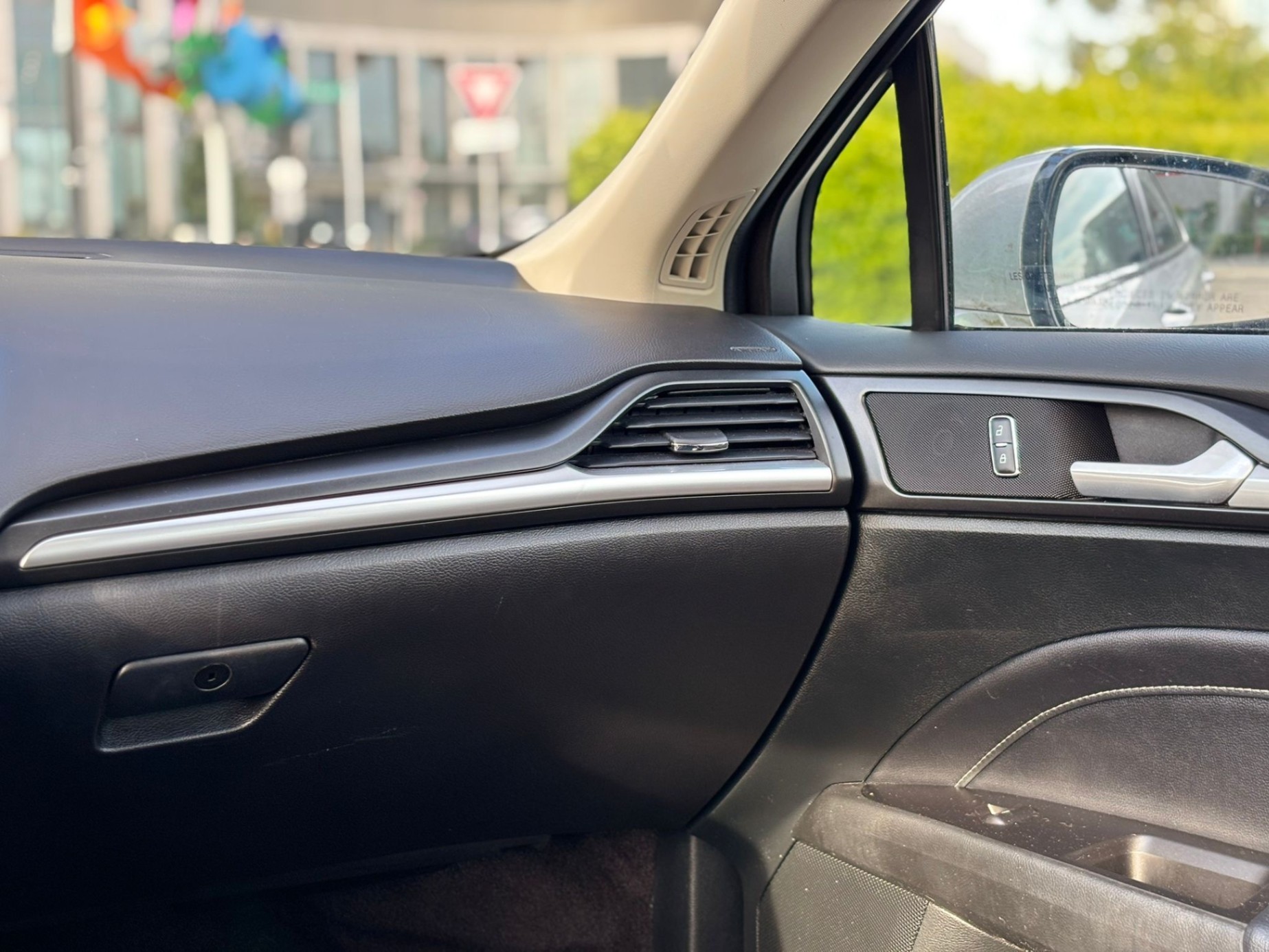 /canwestautoinc/2017-Ford-Fusion-22122318084243342.jpg
