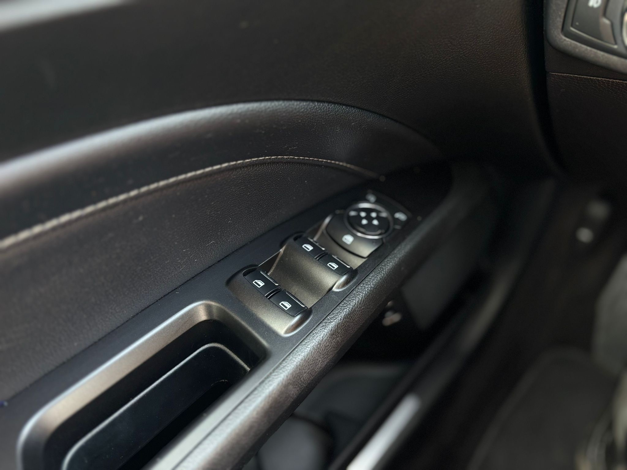 /canwestautoinc/2017-Ford-Fusion-7924404766790716.jpg