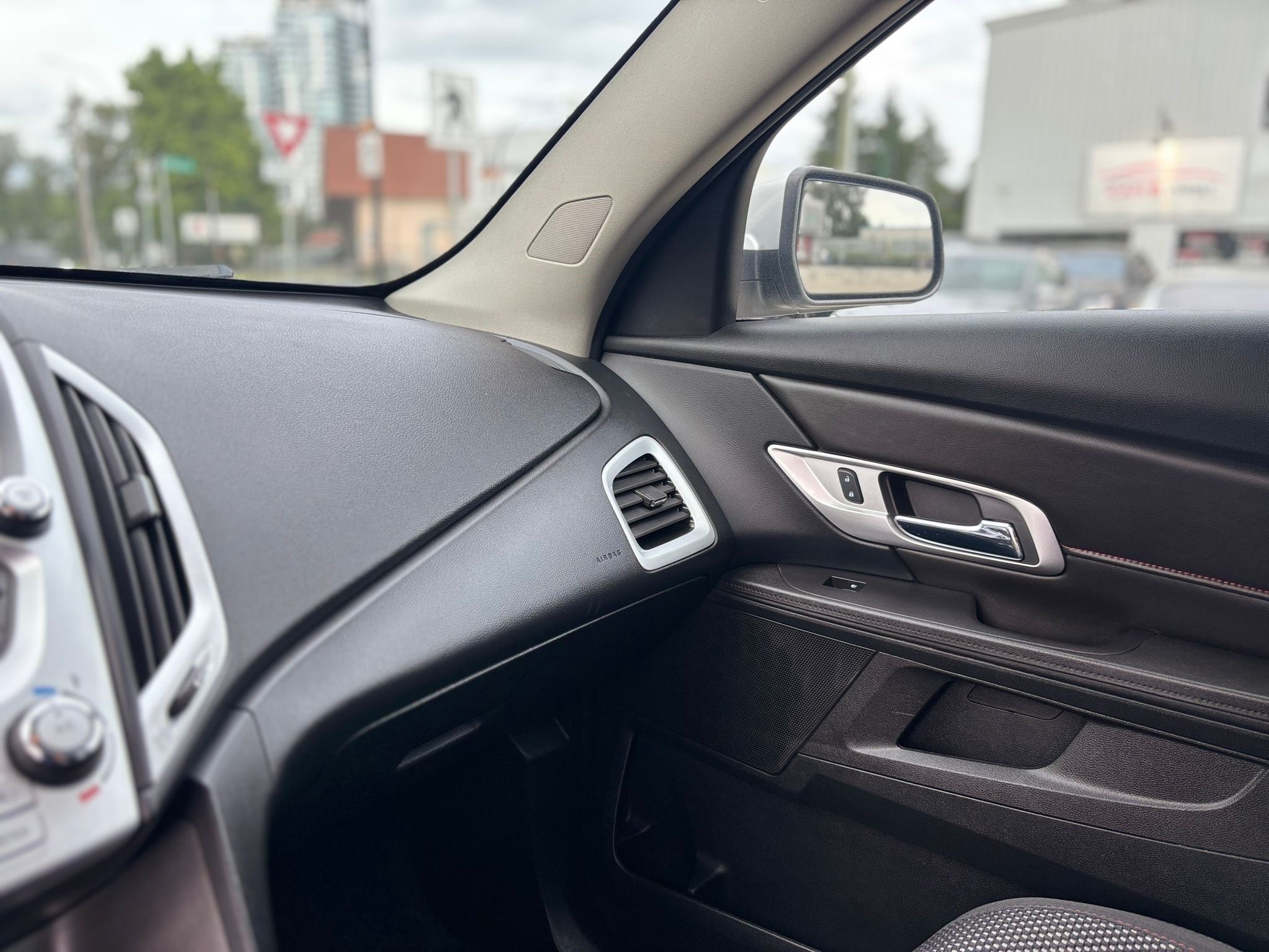 /canwestautoinc/2017-GMC-Terrain-15951544599788336.jpg