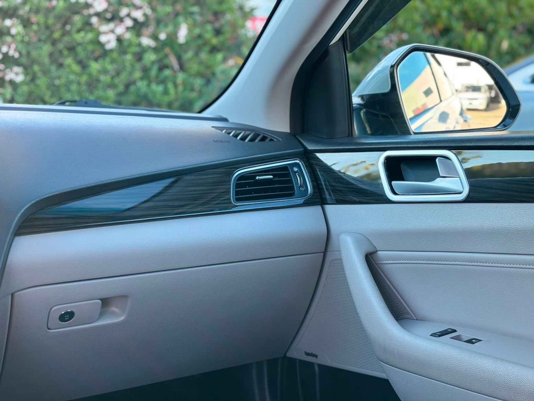 /canwestautoinc/2017-Hyundai-SonataHybrid-20501126793067592.jpg