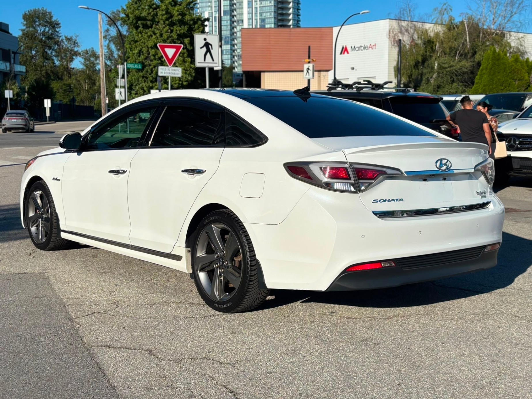 /canwestautoinc/2017-Hyundai-SonataHybrid-3507348944100812.jpg
