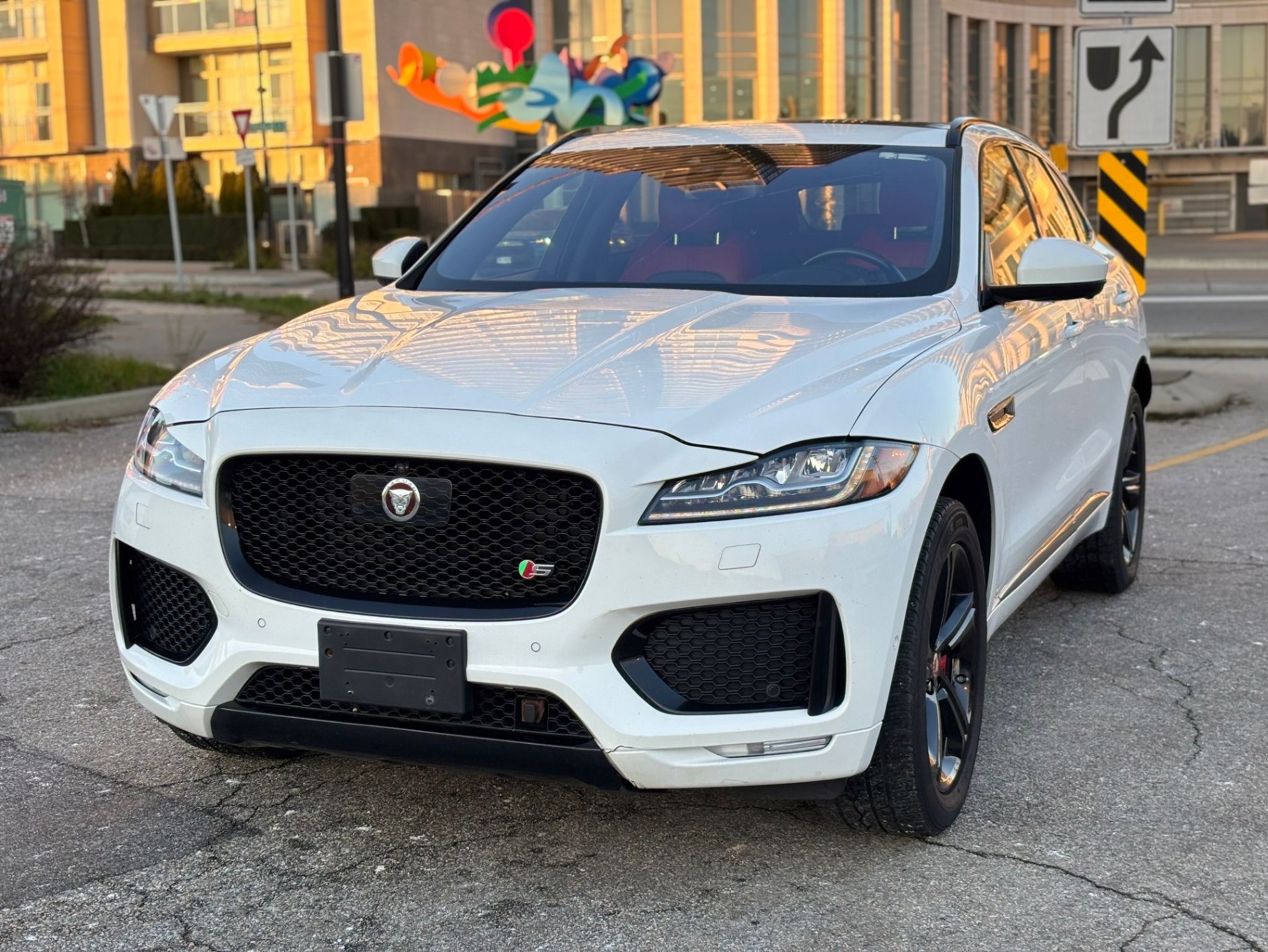 /canwestautoinc/2017-Jaguar-F-PACE-025399416231296046.jpg