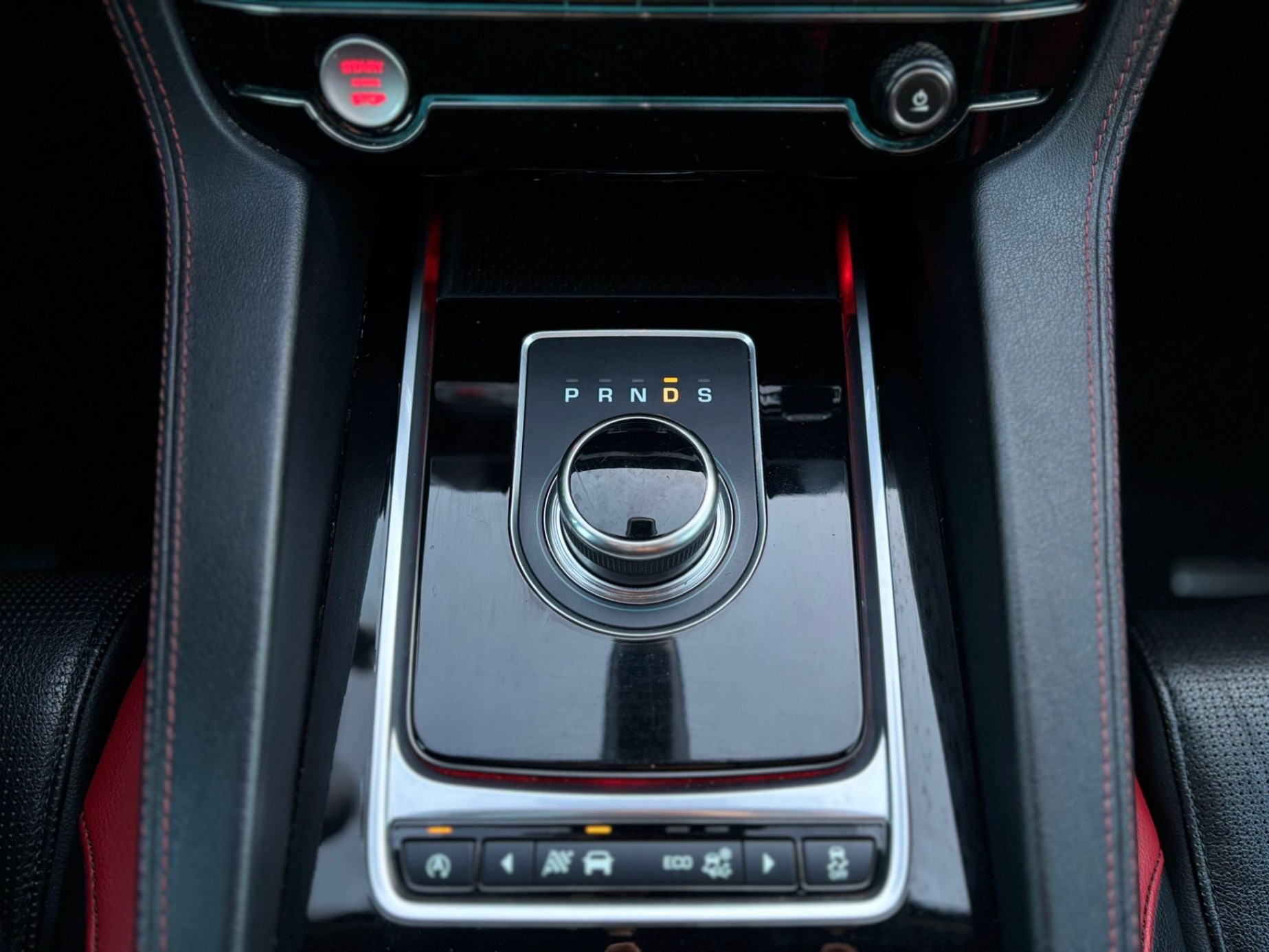 /canwestautoinc/2017-Jaguar-F-PACE-36104018615413946.jpg