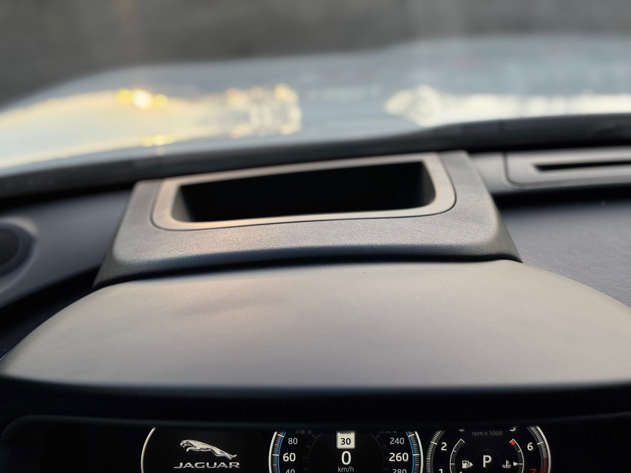/canwestautoinc/2017-Jaguar-F-PACE-3661655797955745.jpg