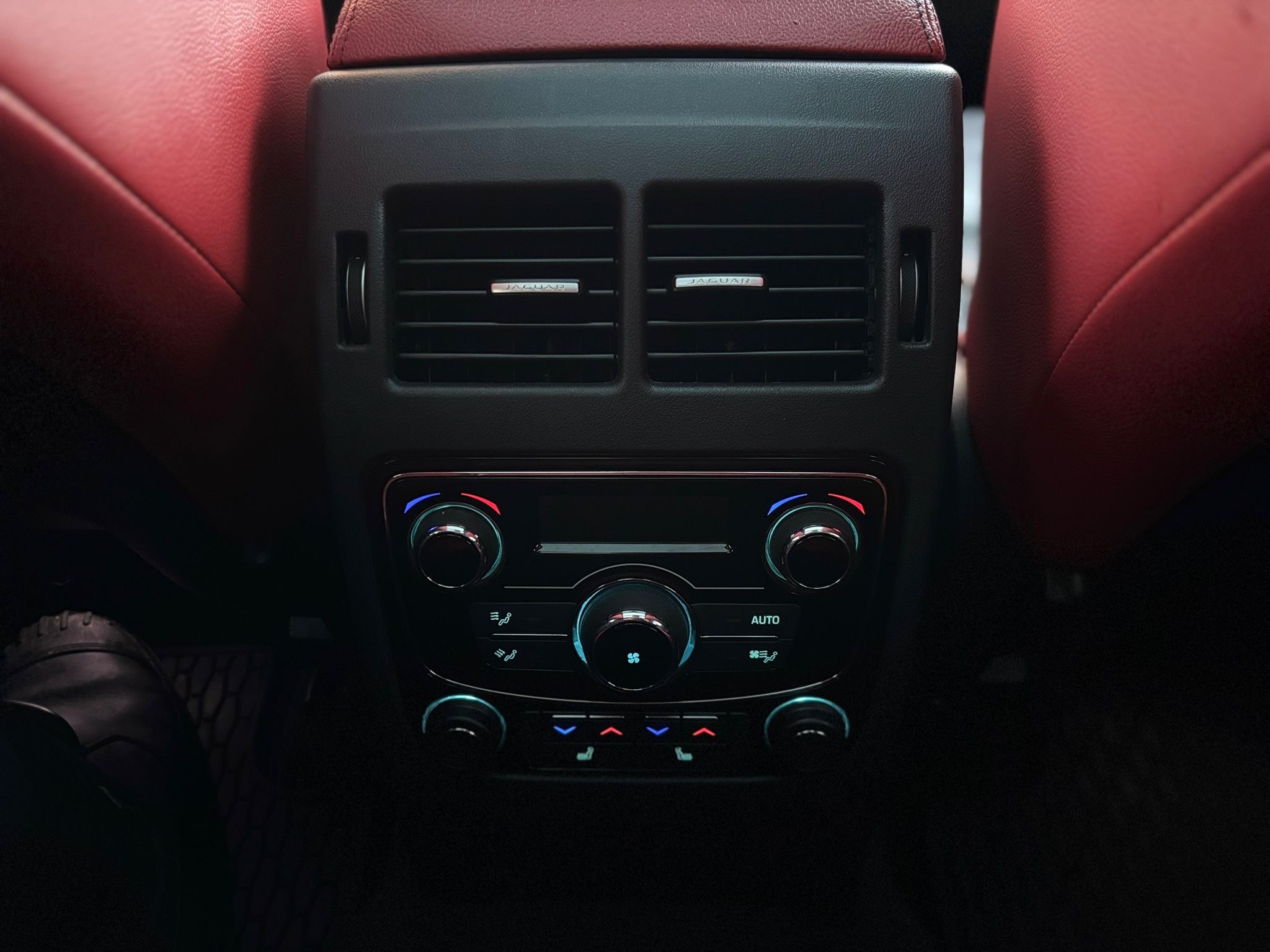 /canwestautoinc/2017-Jaguar-F-PACE-41111304671289606.jpg