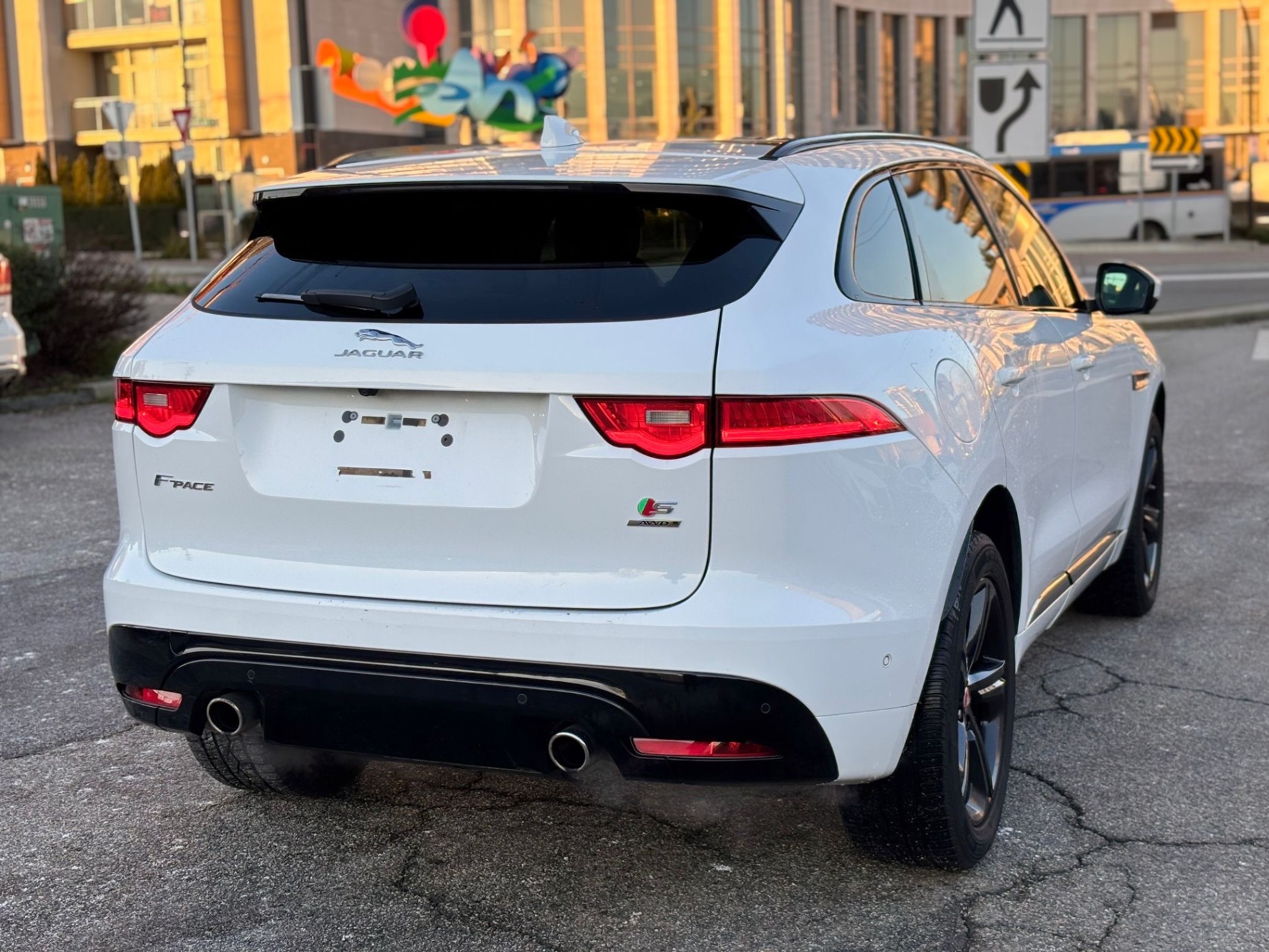 /canwestautoinc/2017-Jaguar-F-PACE-4251877741565473.jpg