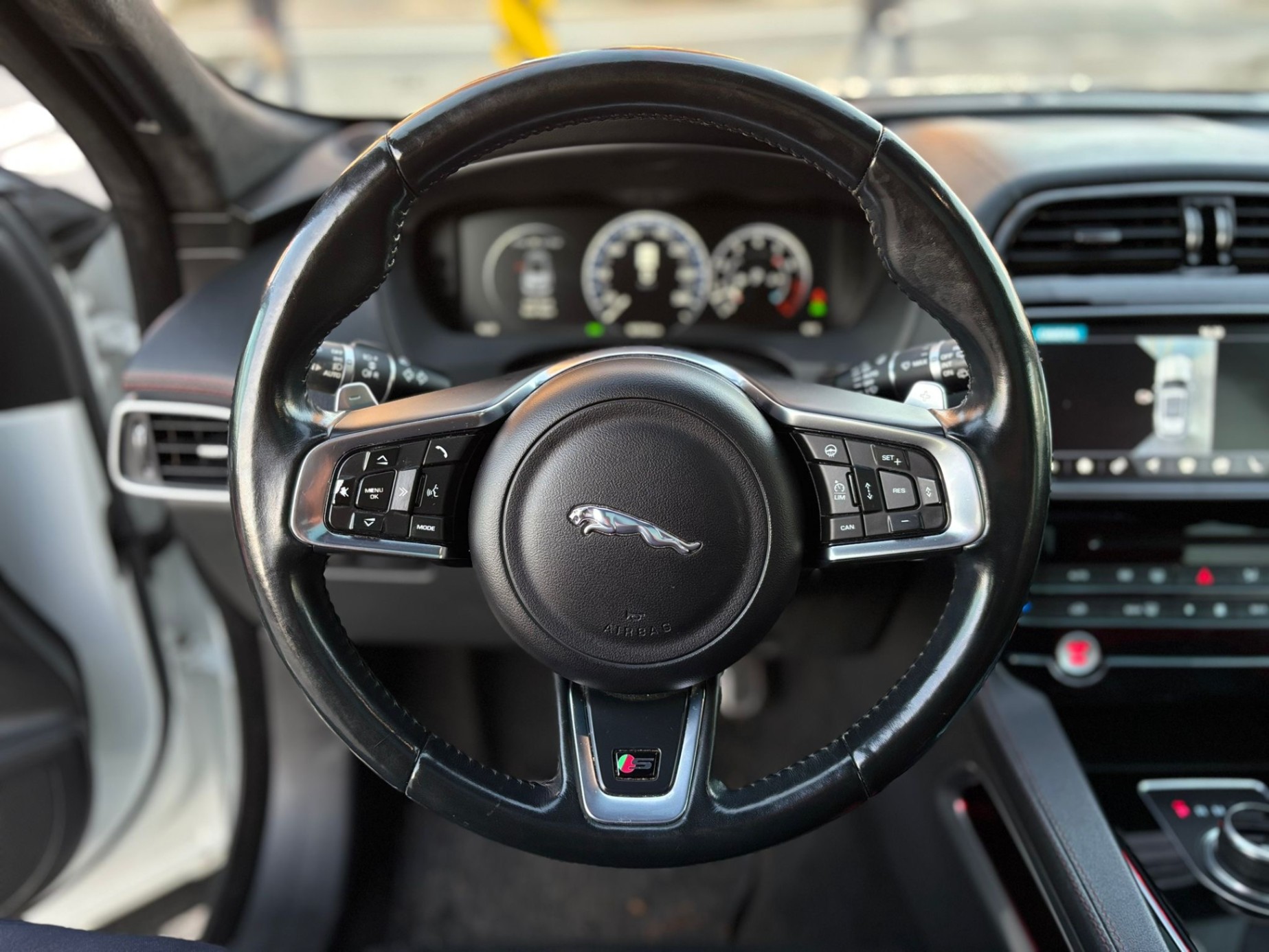 /canwestautoinc/2017-Jaguar-F-PACE-654696649278687.jpg