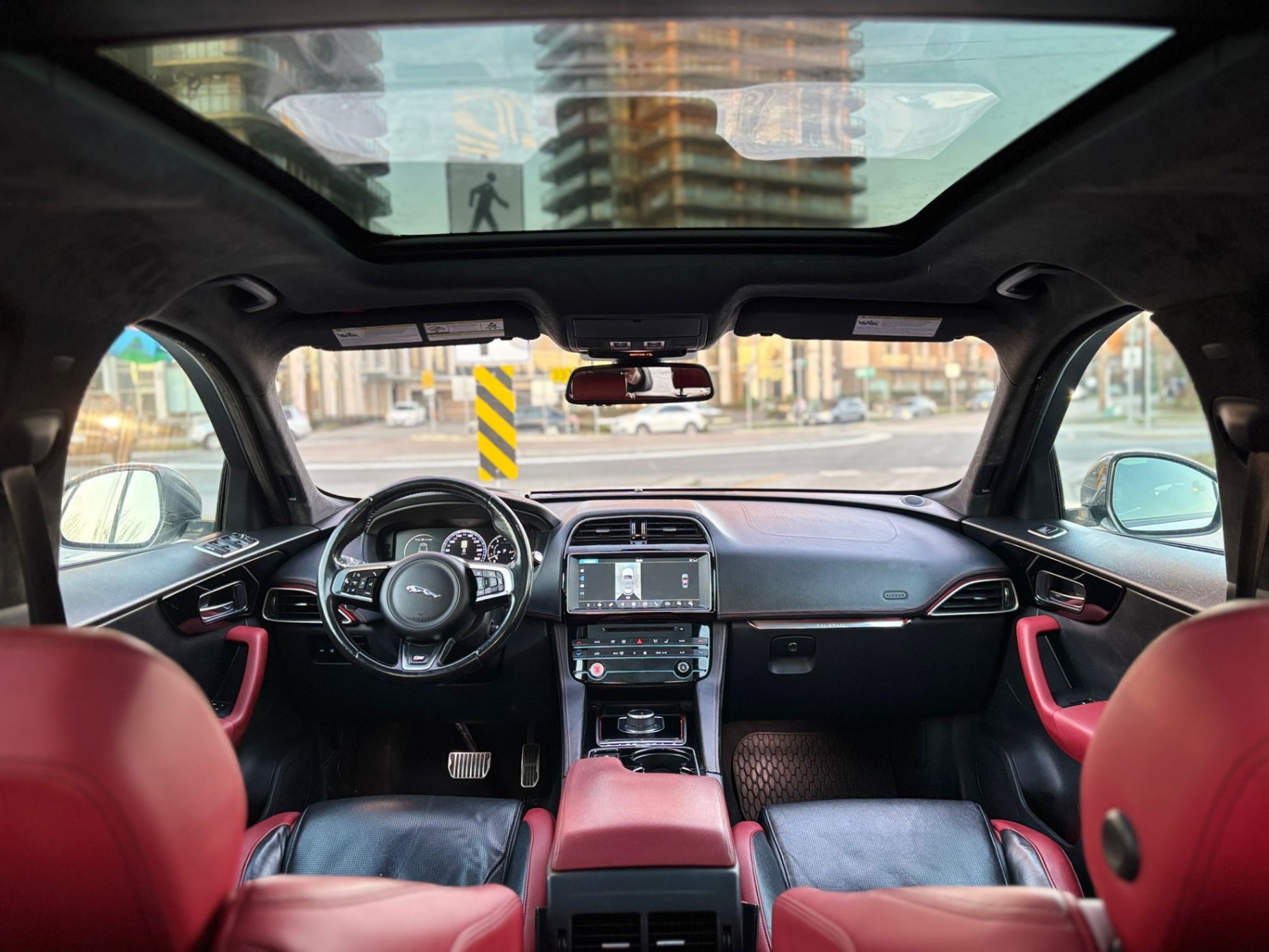 /canwestautoinc/2017-Jaguar-F-PACE-7219714254207674.jpg
