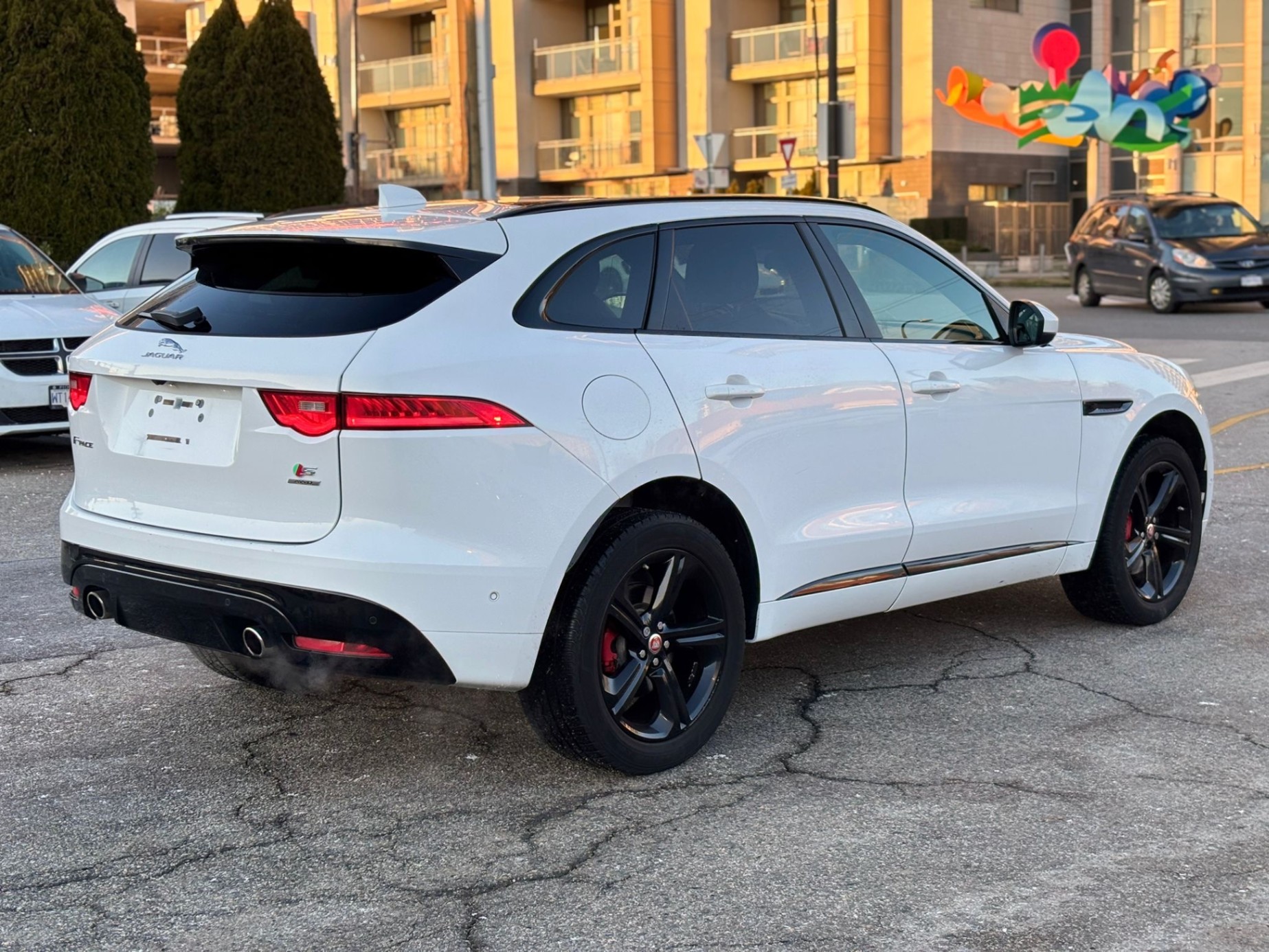 /canwestautoinc/2017-Jaguar-F-PACE-827907362593348.jpg