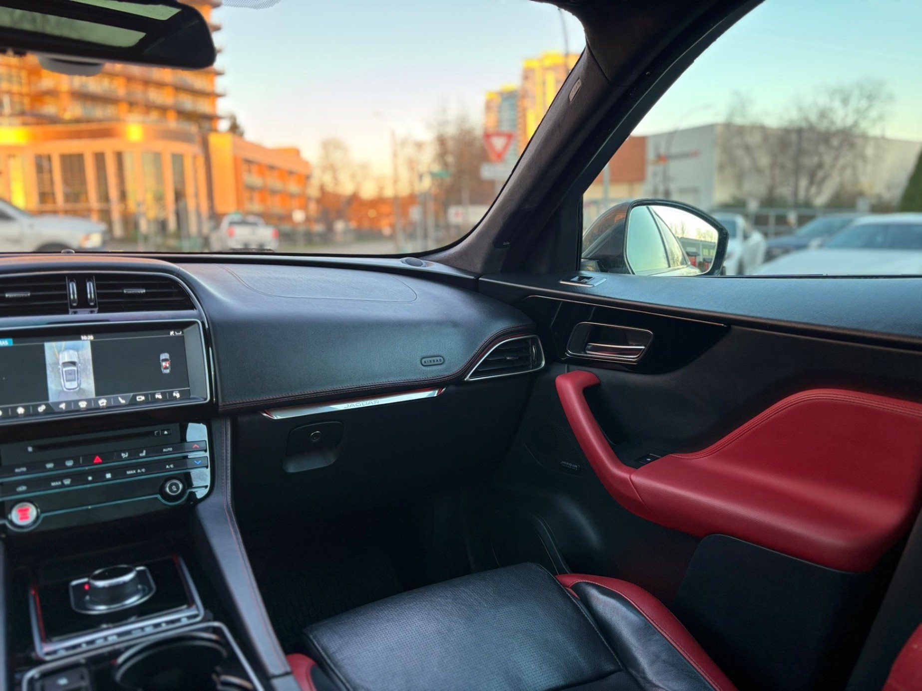/canwestautoinc/2017-Jaguar-F-PACE-8633851445994505.jpg