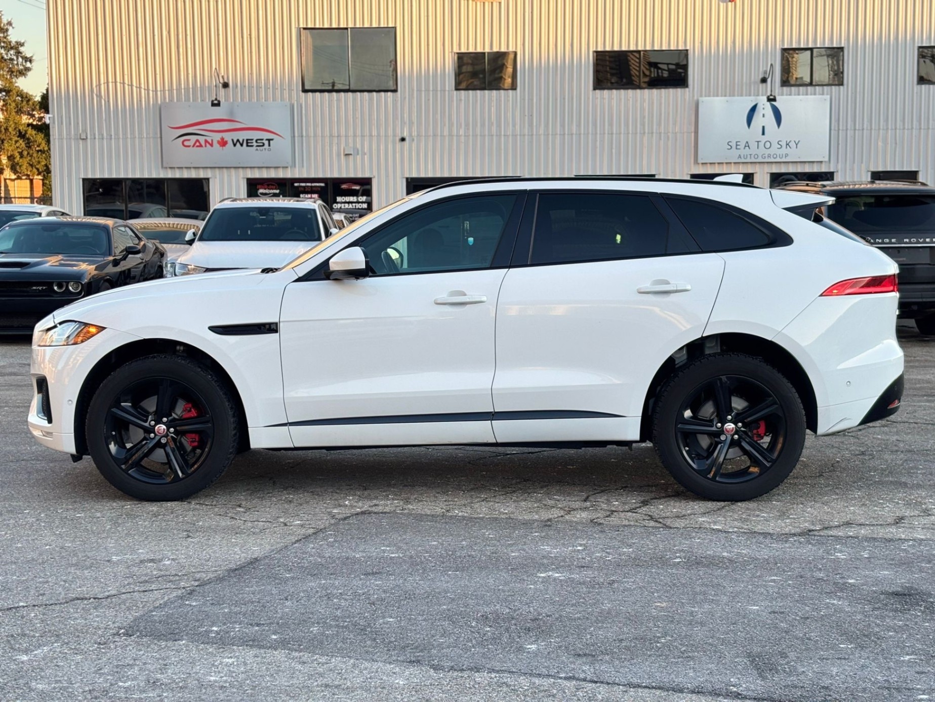 /canwestautoinc/2017-Jaguar-F-PACE-8715191407440304.jpg