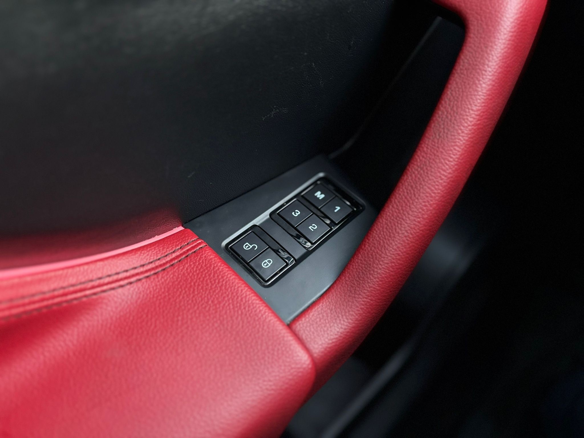 /canwestautoinc/2017-Jaguar-F-PACE-9194637049113836.jpg